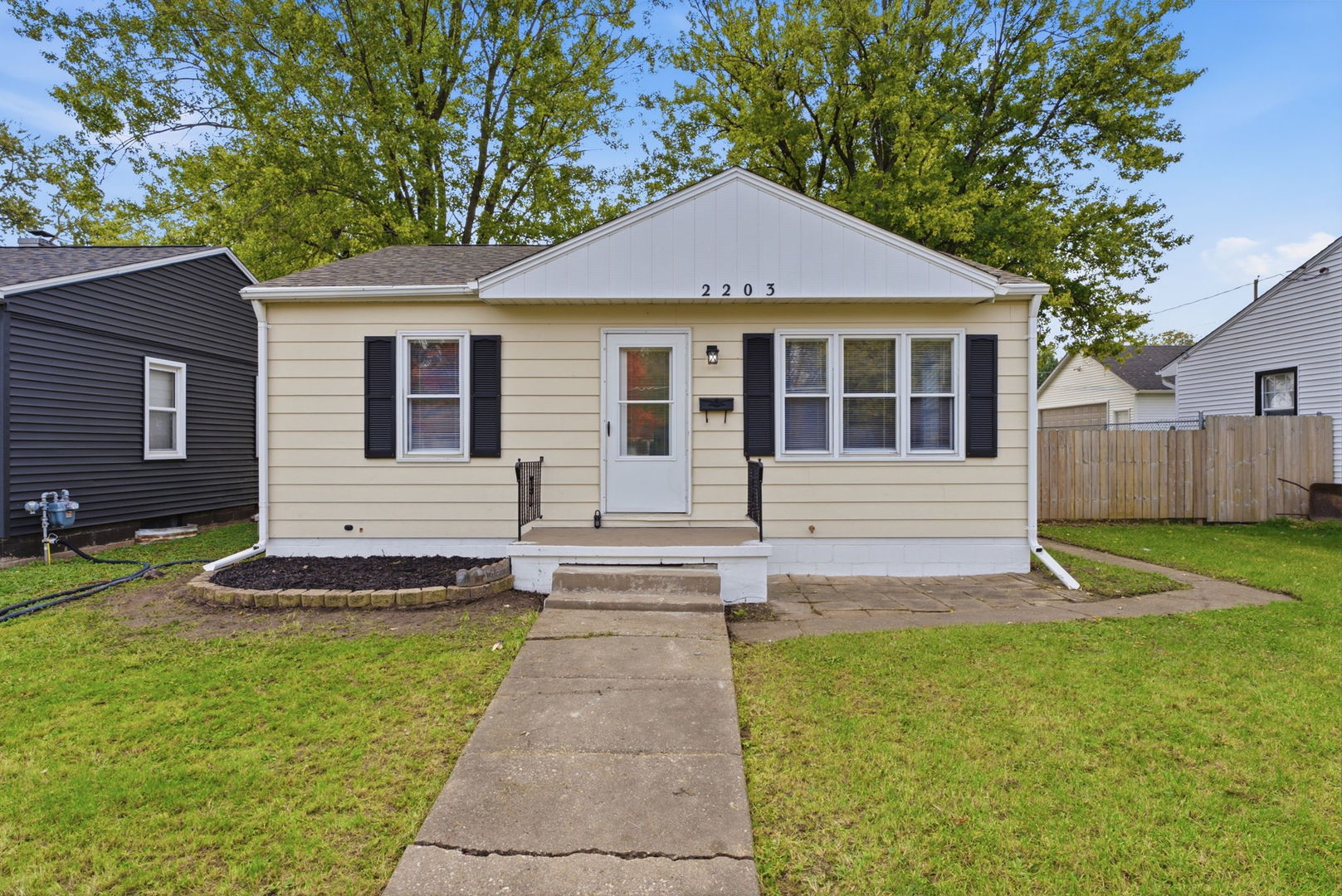 2205 Cody Street — photo