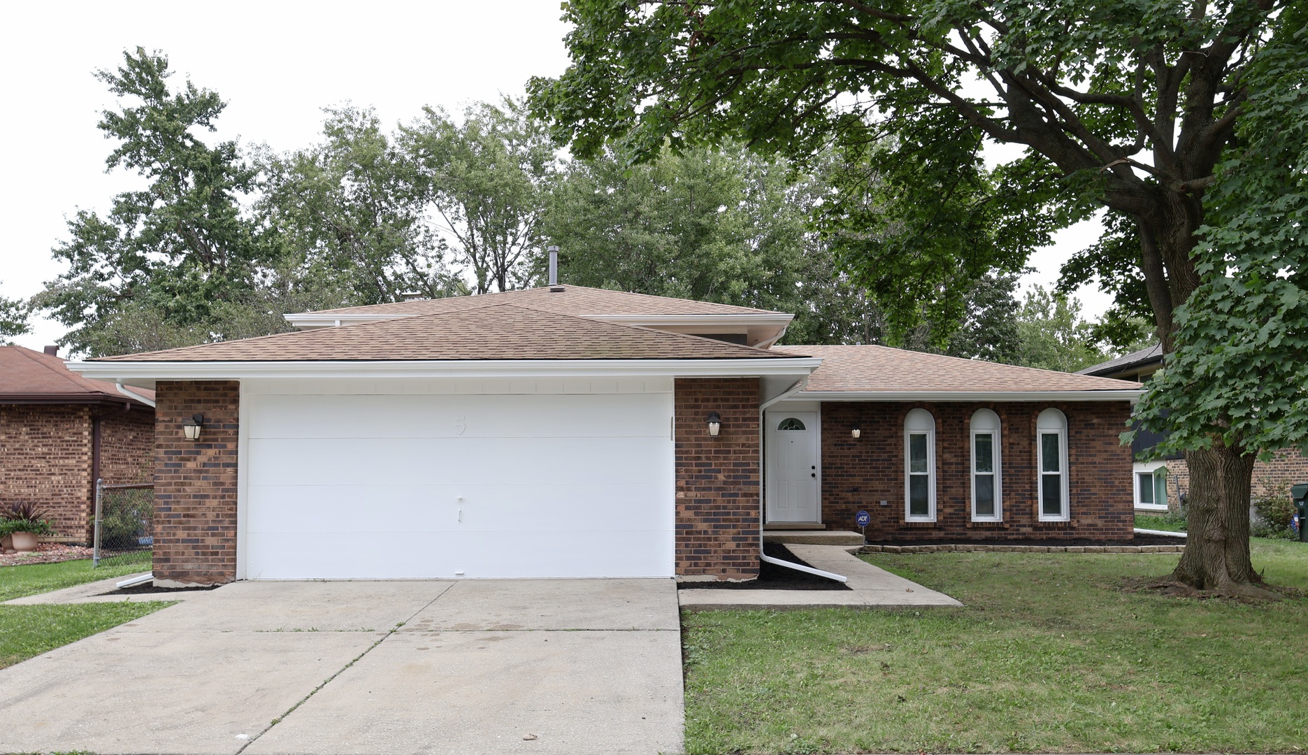 5 Lakewood Court — photo