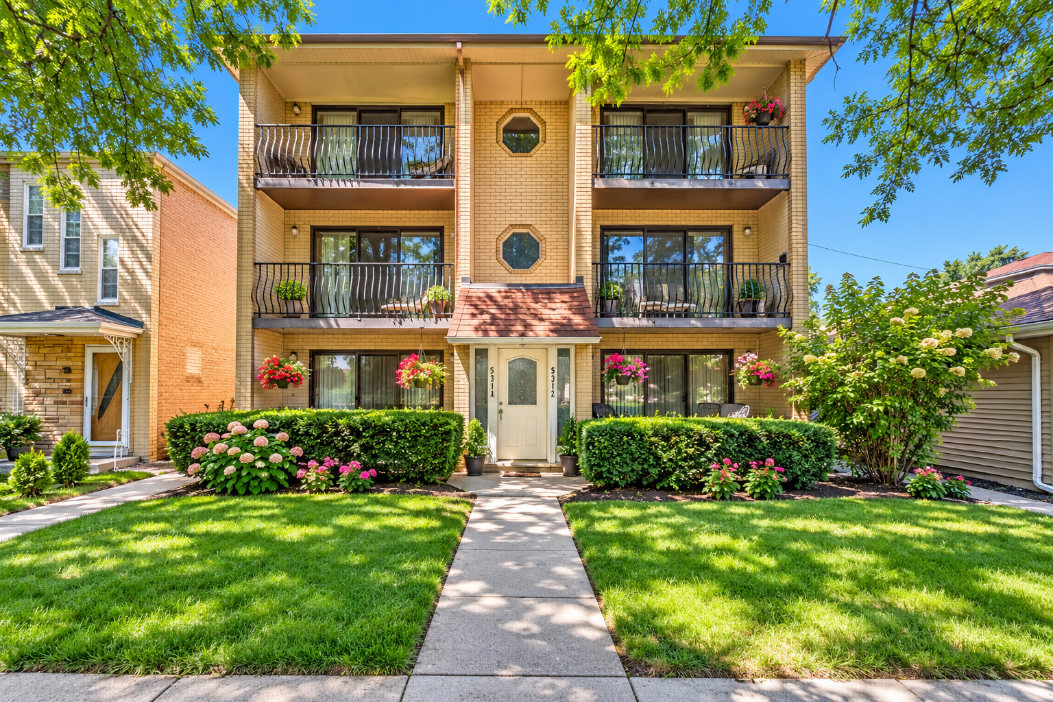 5312 W Windsor Avenue Unit 2W — photo