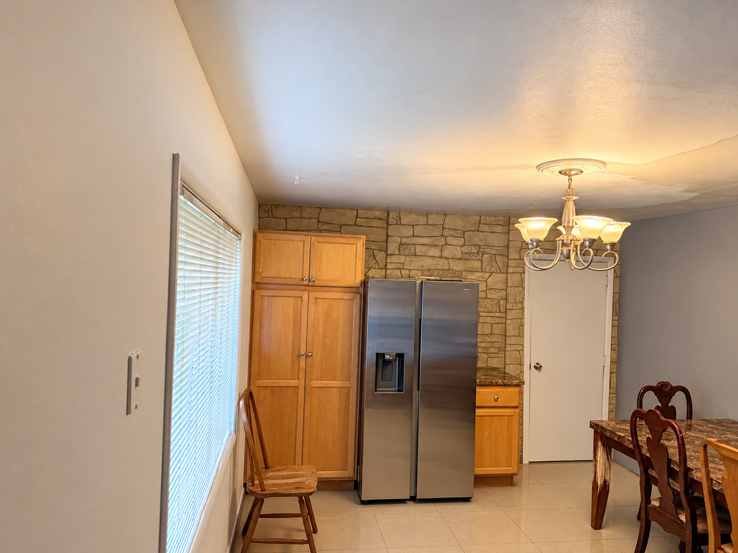 Home in Streamwood, IL 60107 — photo 2