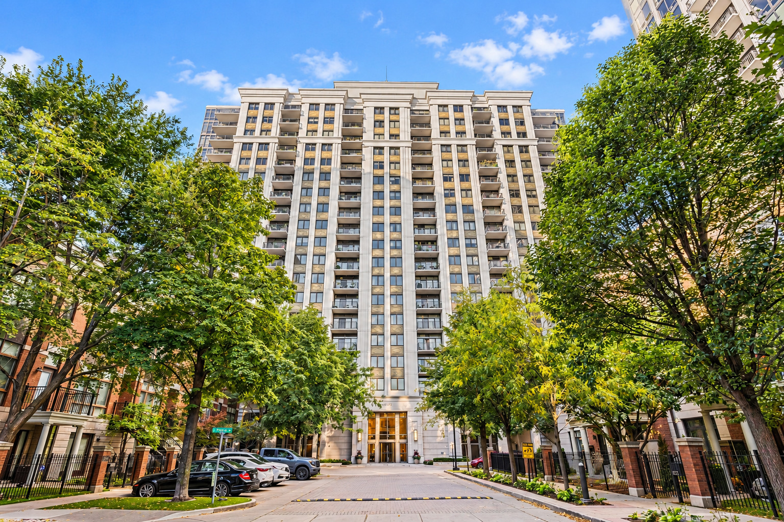 1322 S Prairie Avenue Unit 1611 — photo