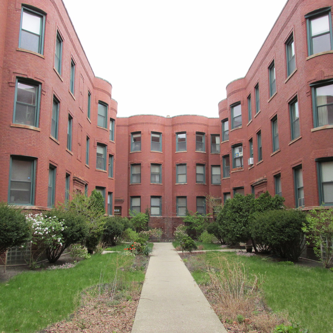 832 W Lakeside Place Unit 2S — photo