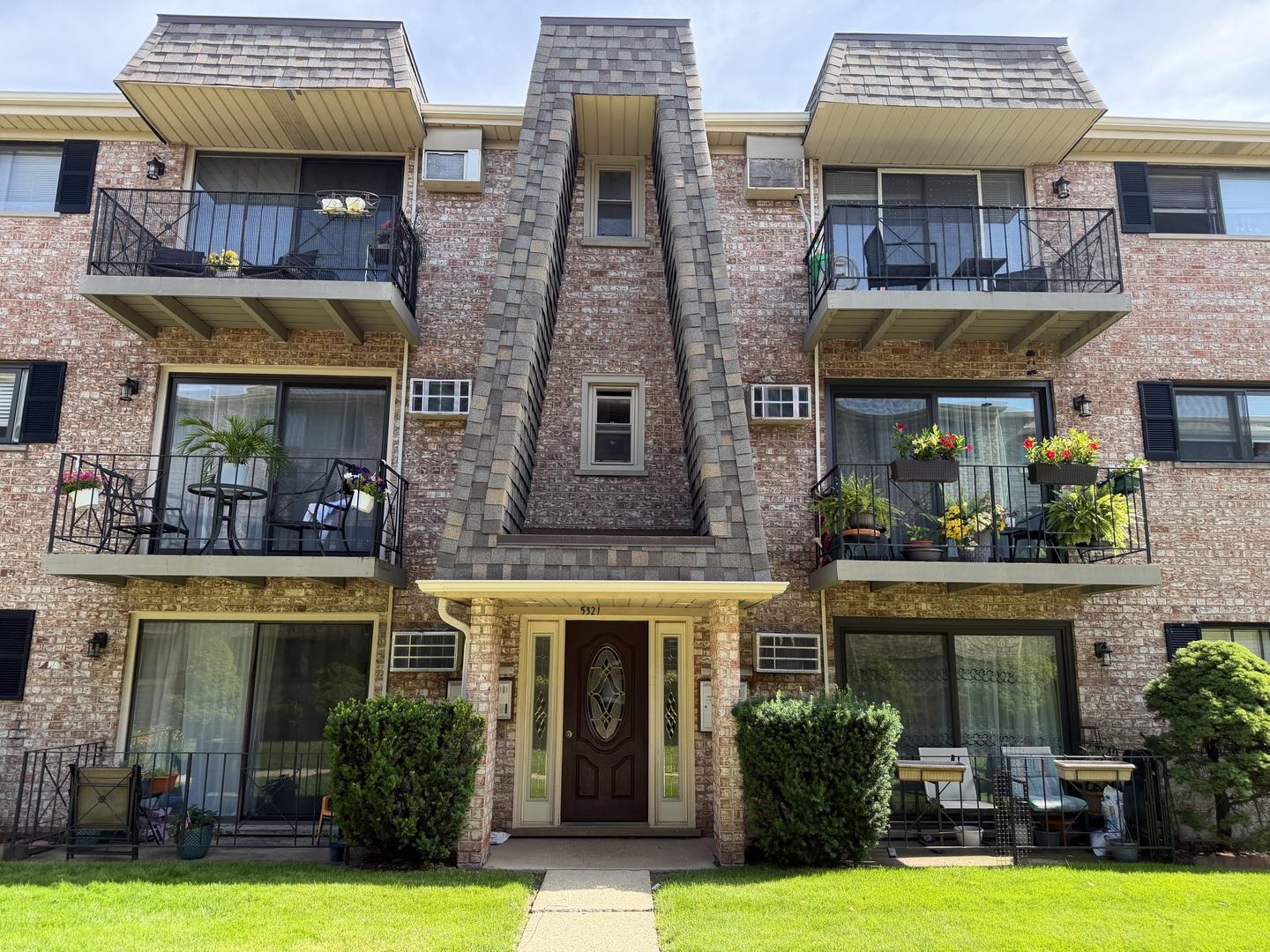 5321 N Delphia Avenue Unit 322 — photo