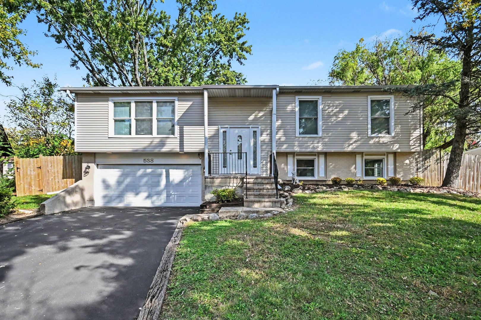 538 Castle Court — photo