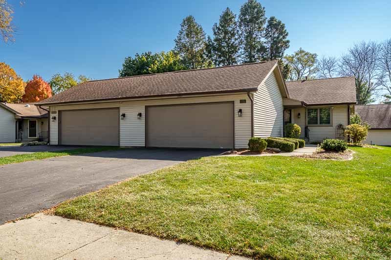 5721 Elaine Drive Unit B — photo