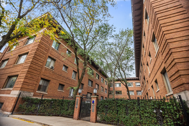 810 W Lakeside Place Unit 107 — photo
