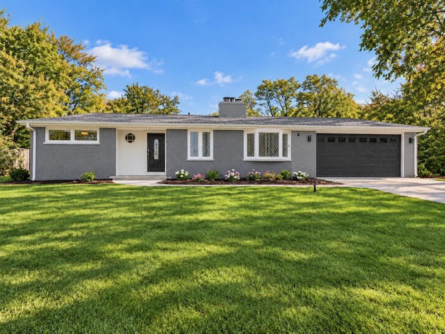 21W270 Temple Drive — photo