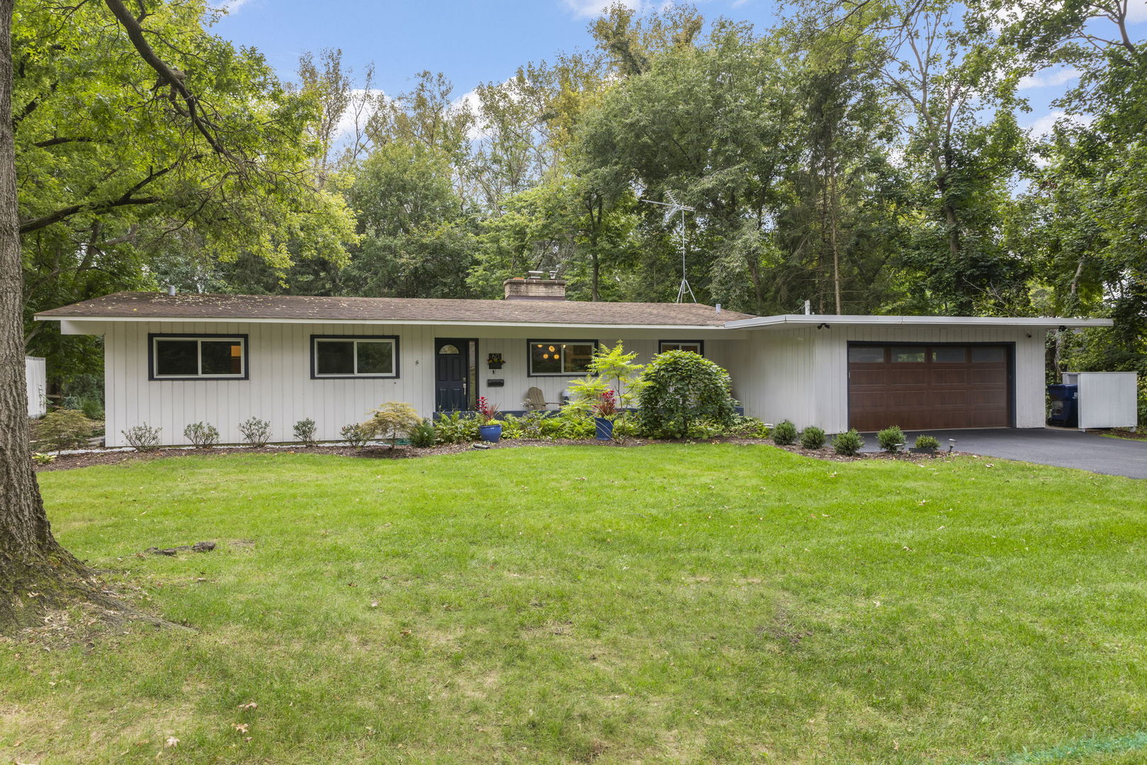 60 Golden Larch Court — photo