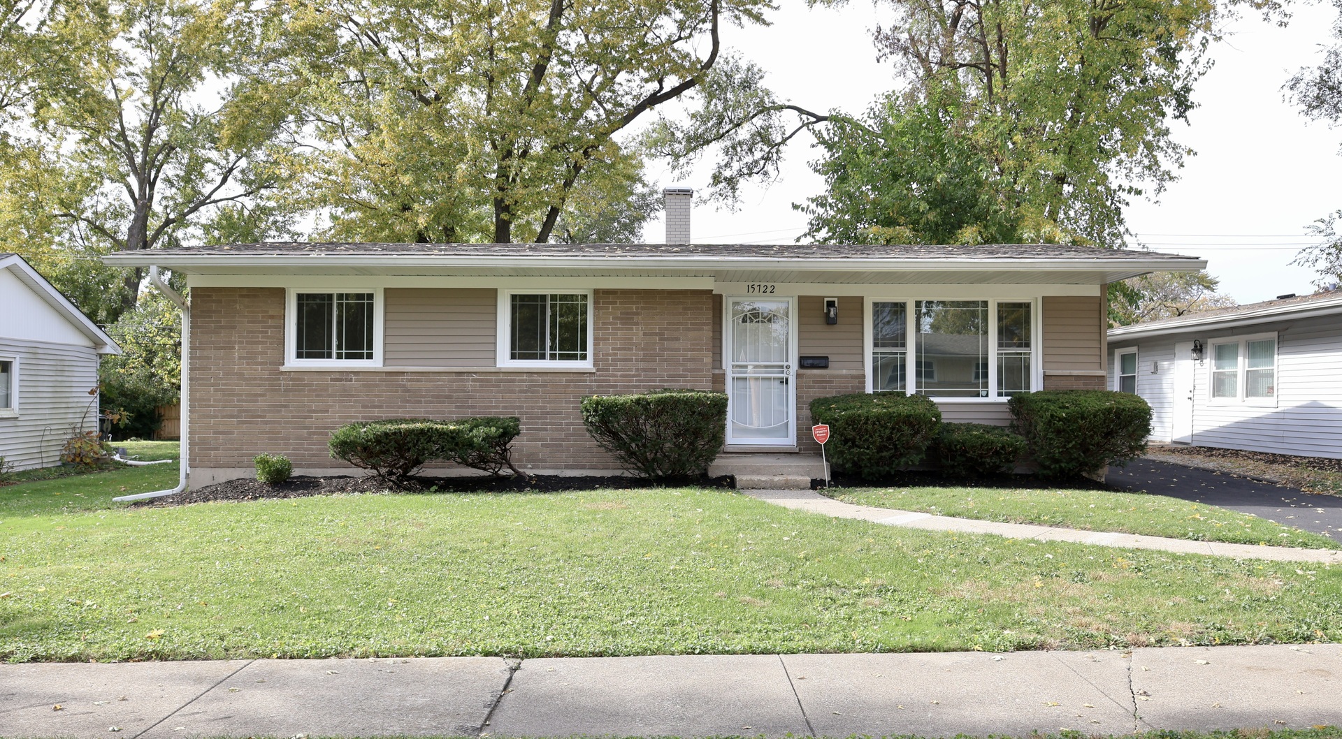 15722 Woodlawn East Avenue — photo