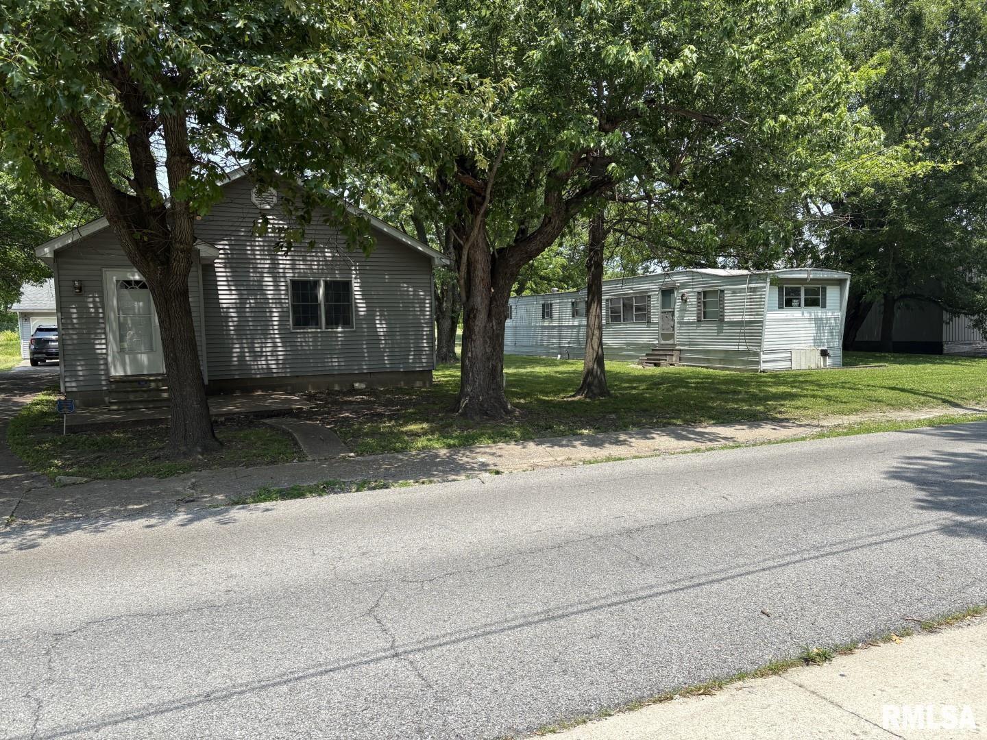 1606 & 1608 W Faust Street — photo