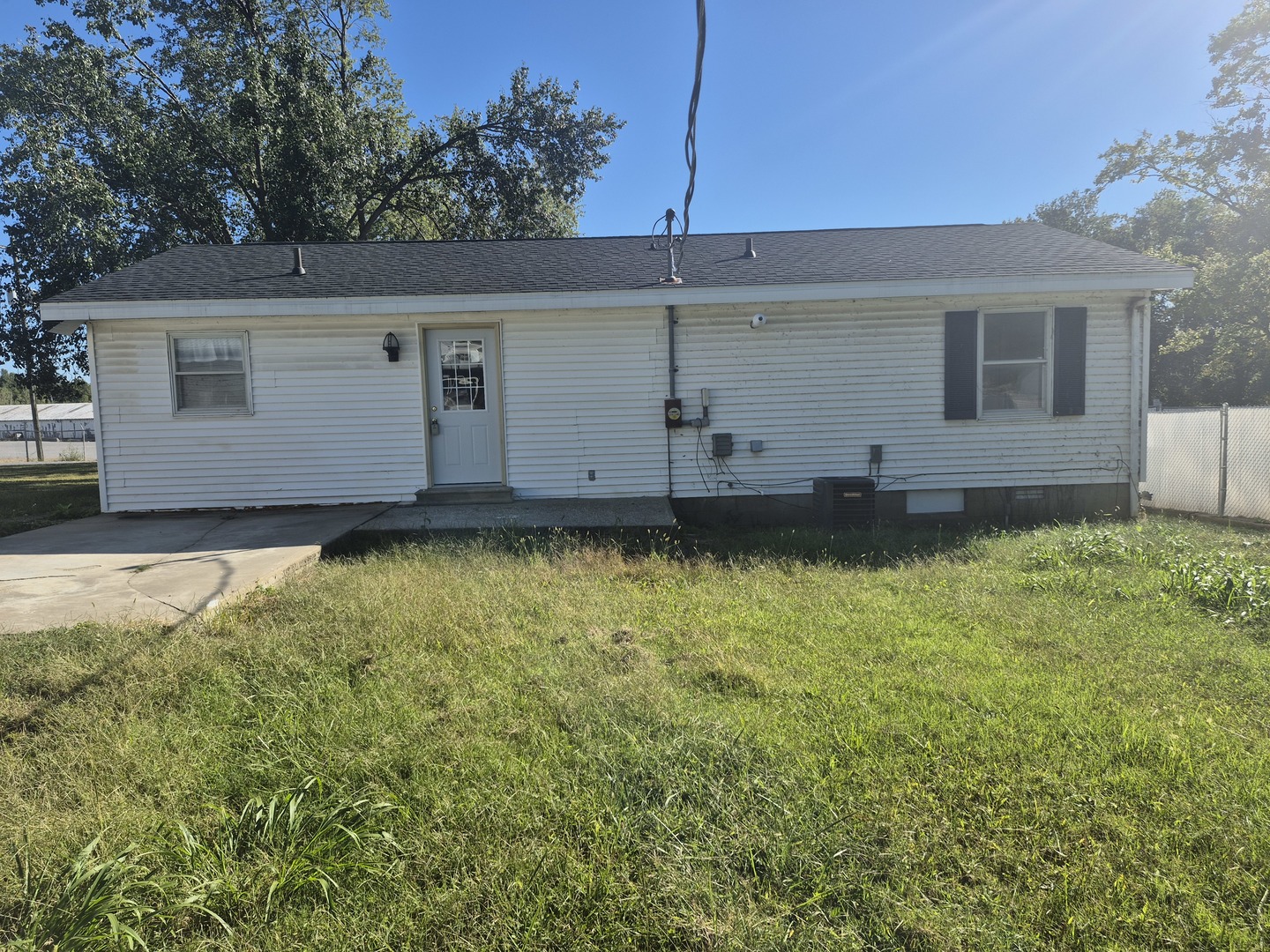 802 Dillard Street, Eldorado, IL 62930 — photo 2