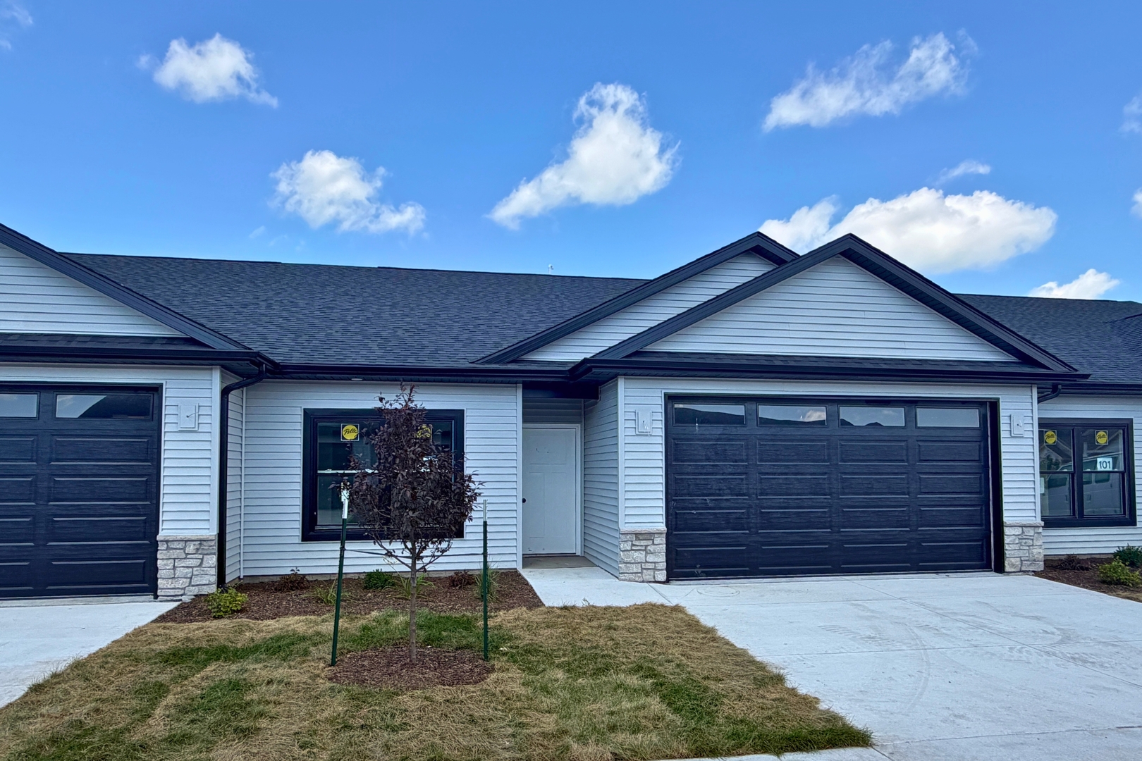 1704 Redbud Circle 102 — photo
