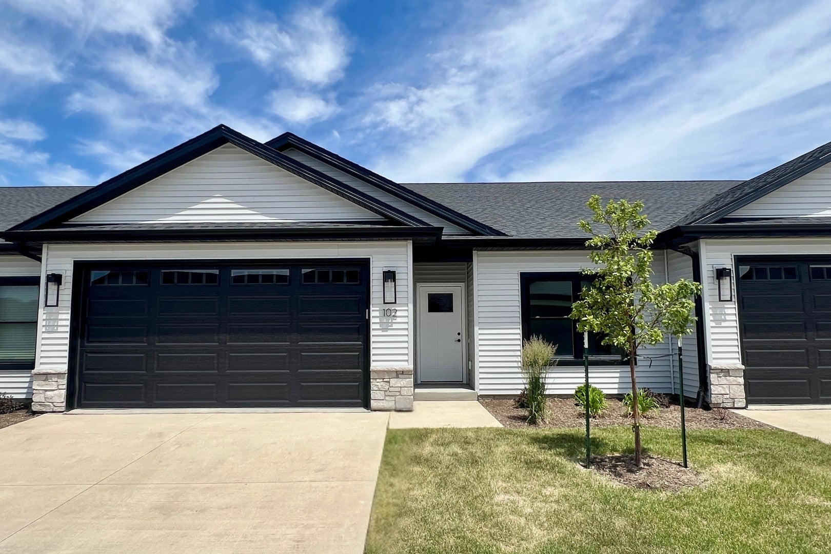 1875 Redbud Circle 102 — photo