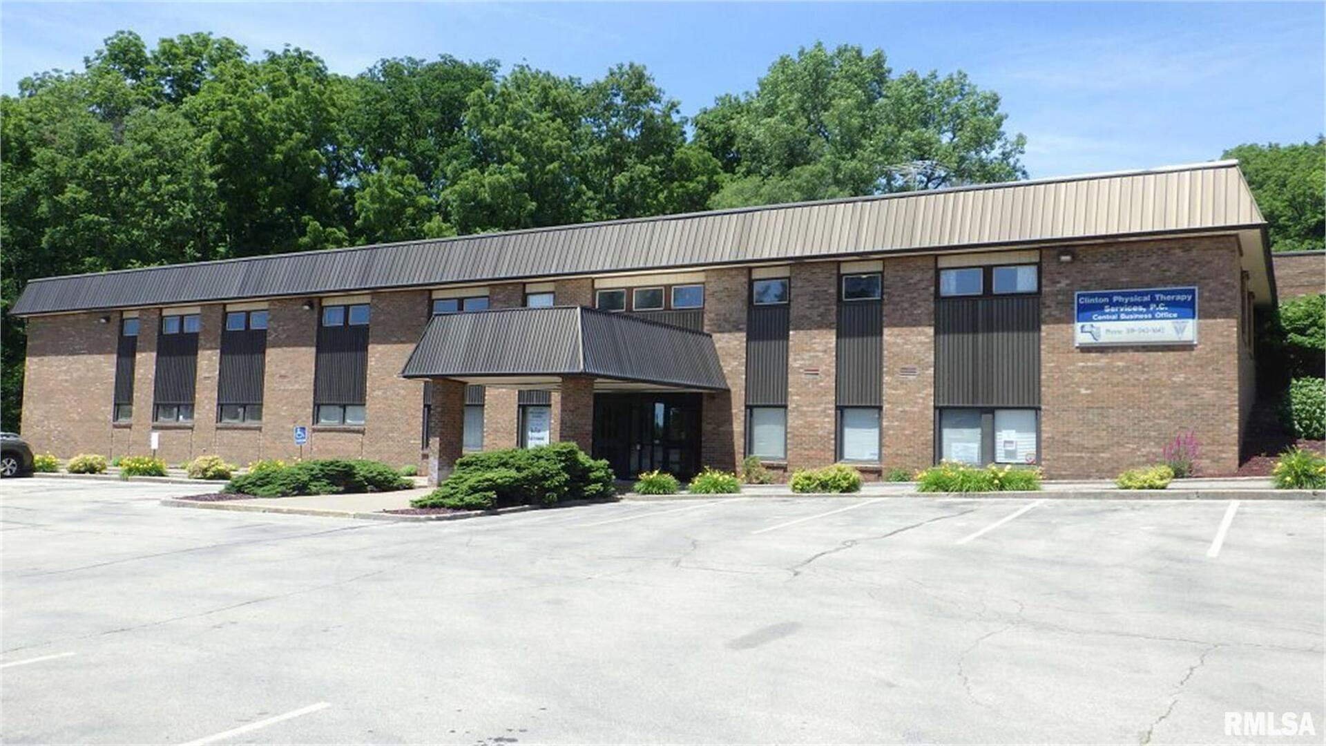 240 N BLUFF BLVD