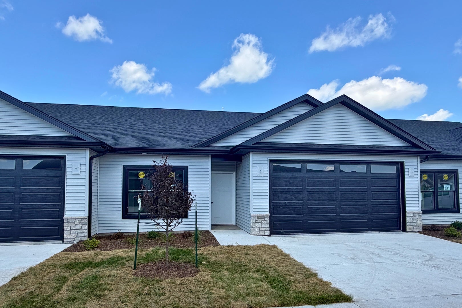 1704 Redbud Circle 102 — photo
