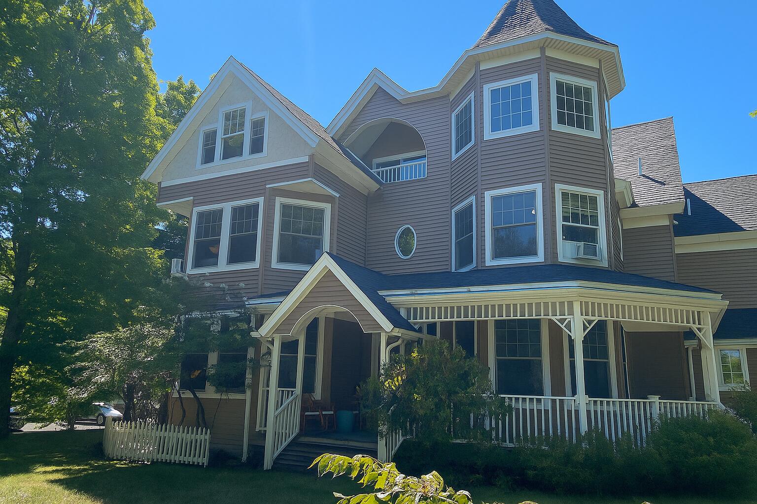 2 Mountain Avenue — photo