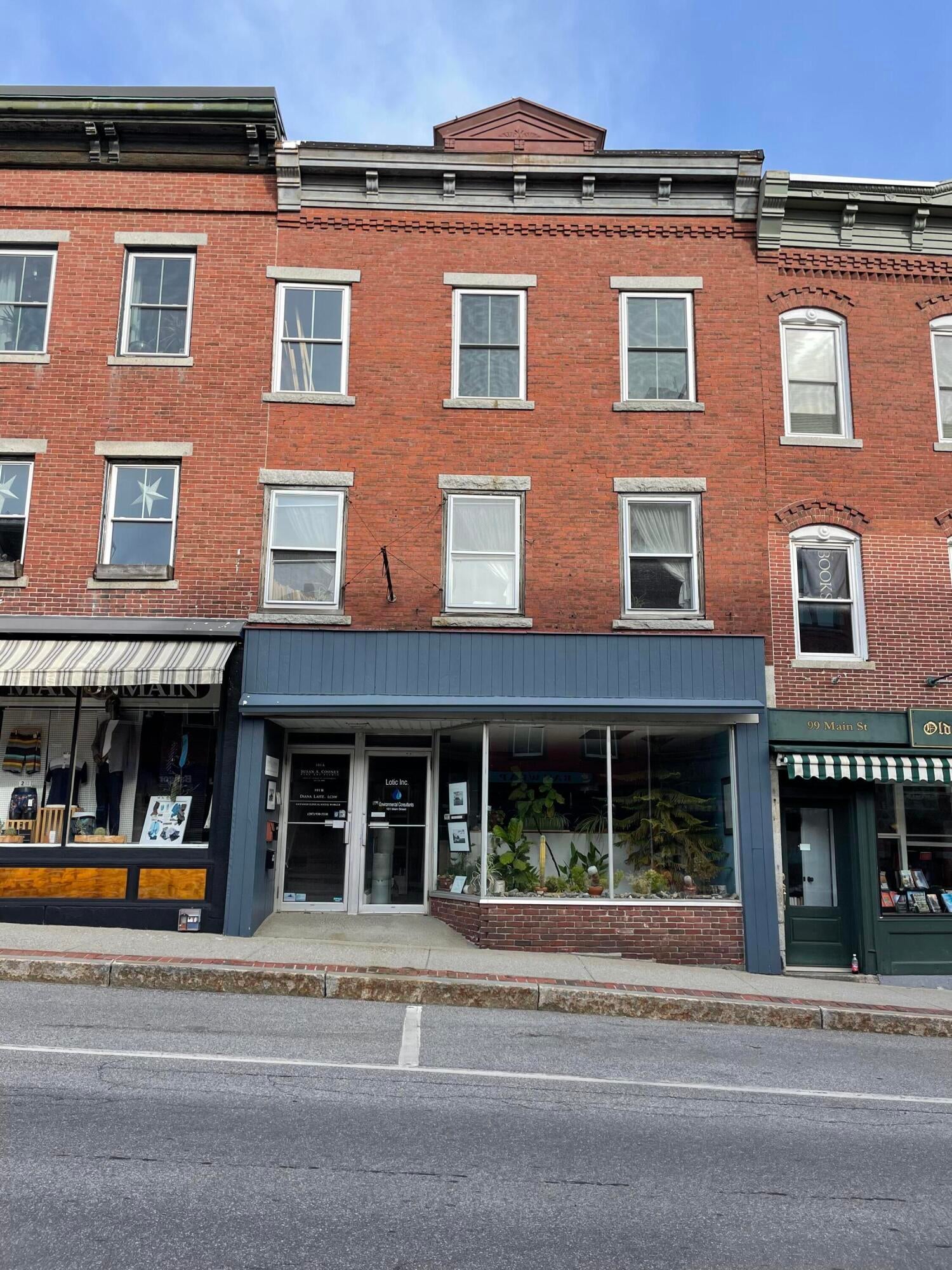 101 Main Street — photo