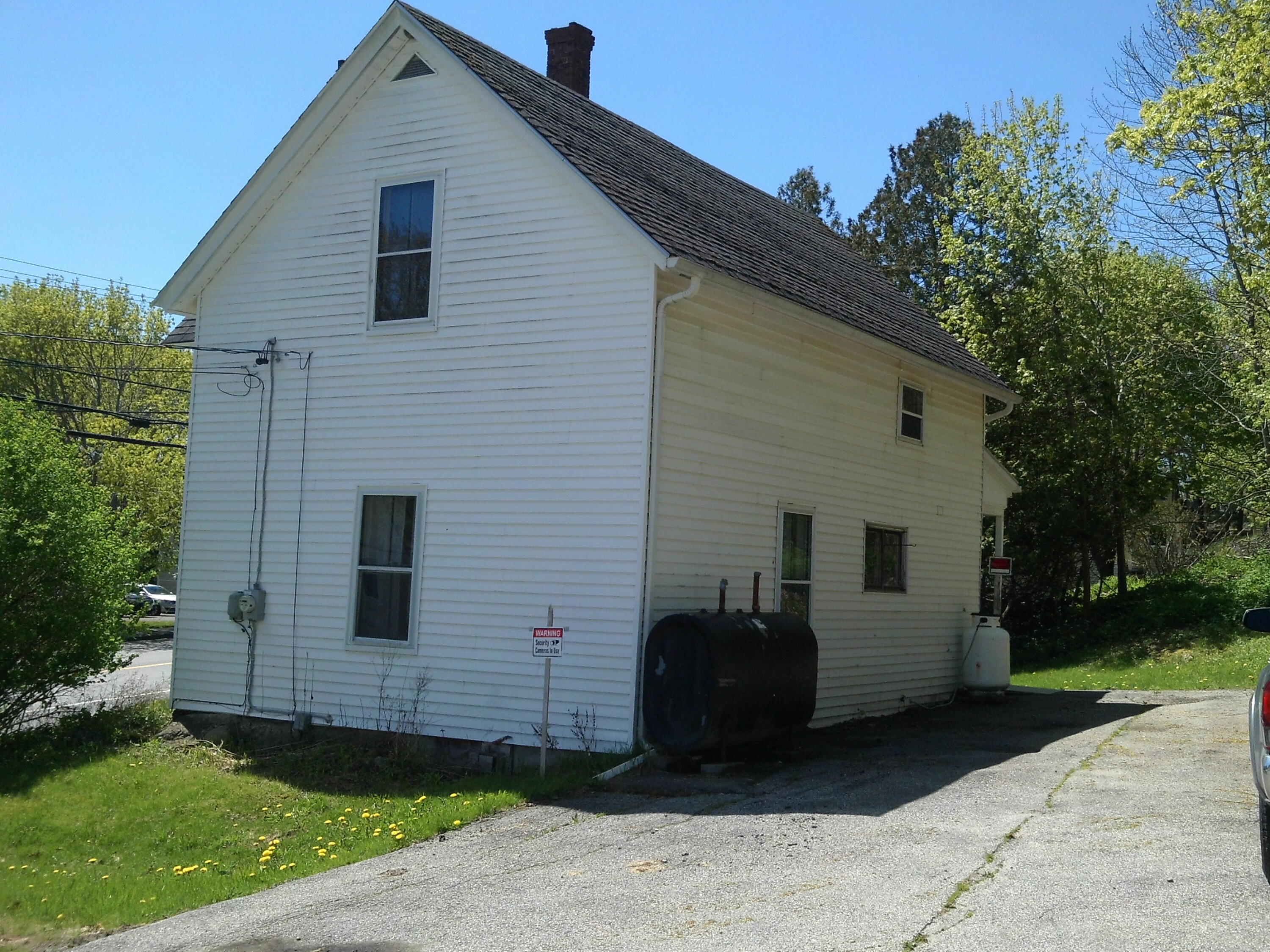 1025 Commercial Street — photo