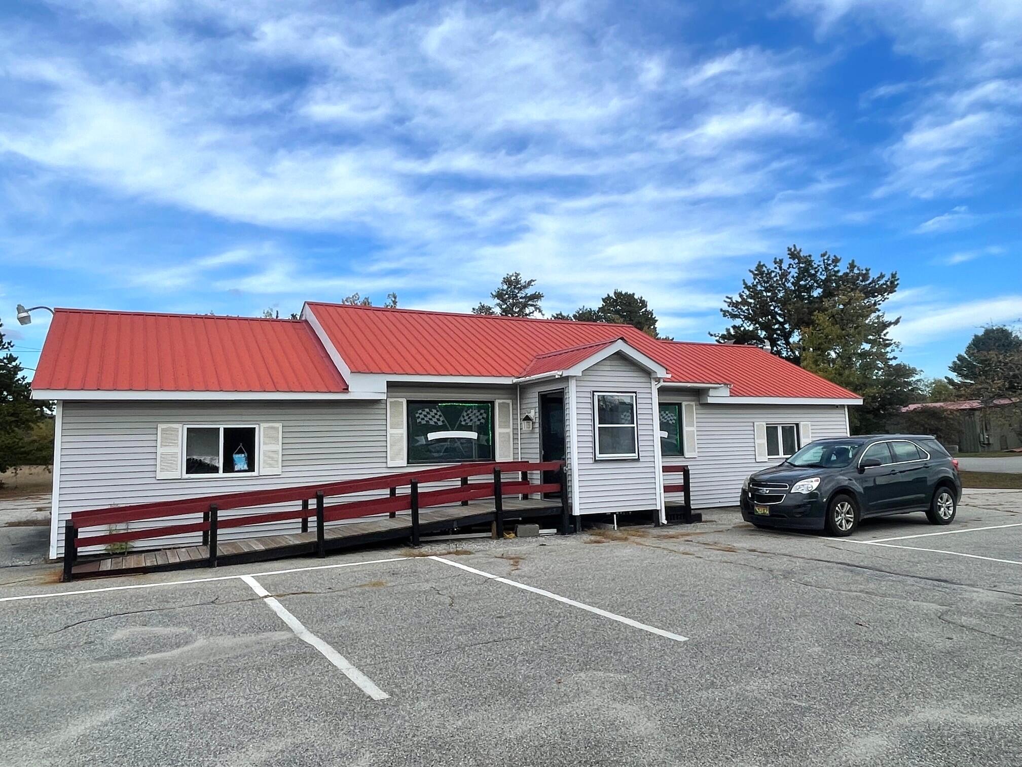 901 Main Street — photo