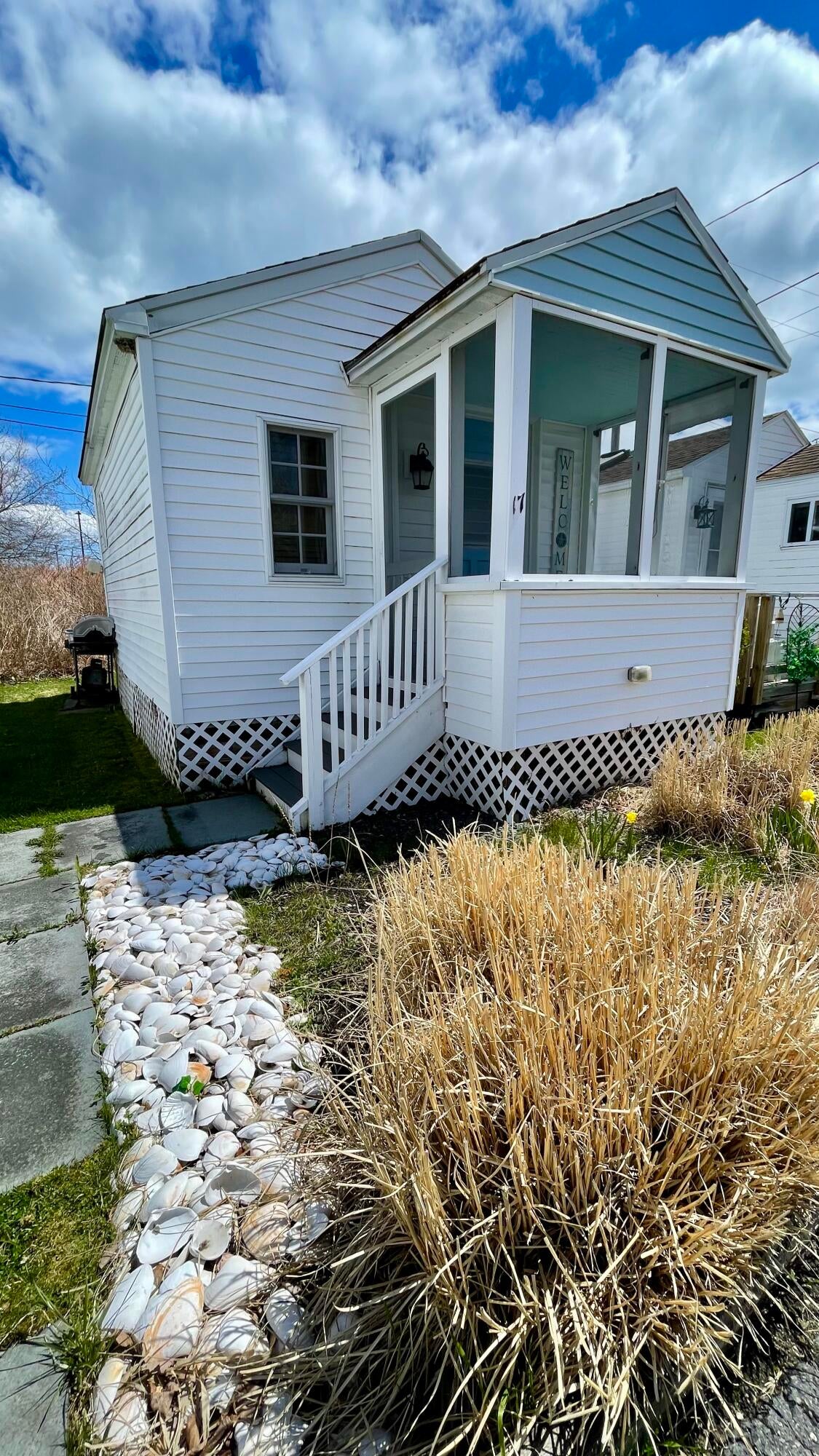9 E Grand Avenue 17 — photo