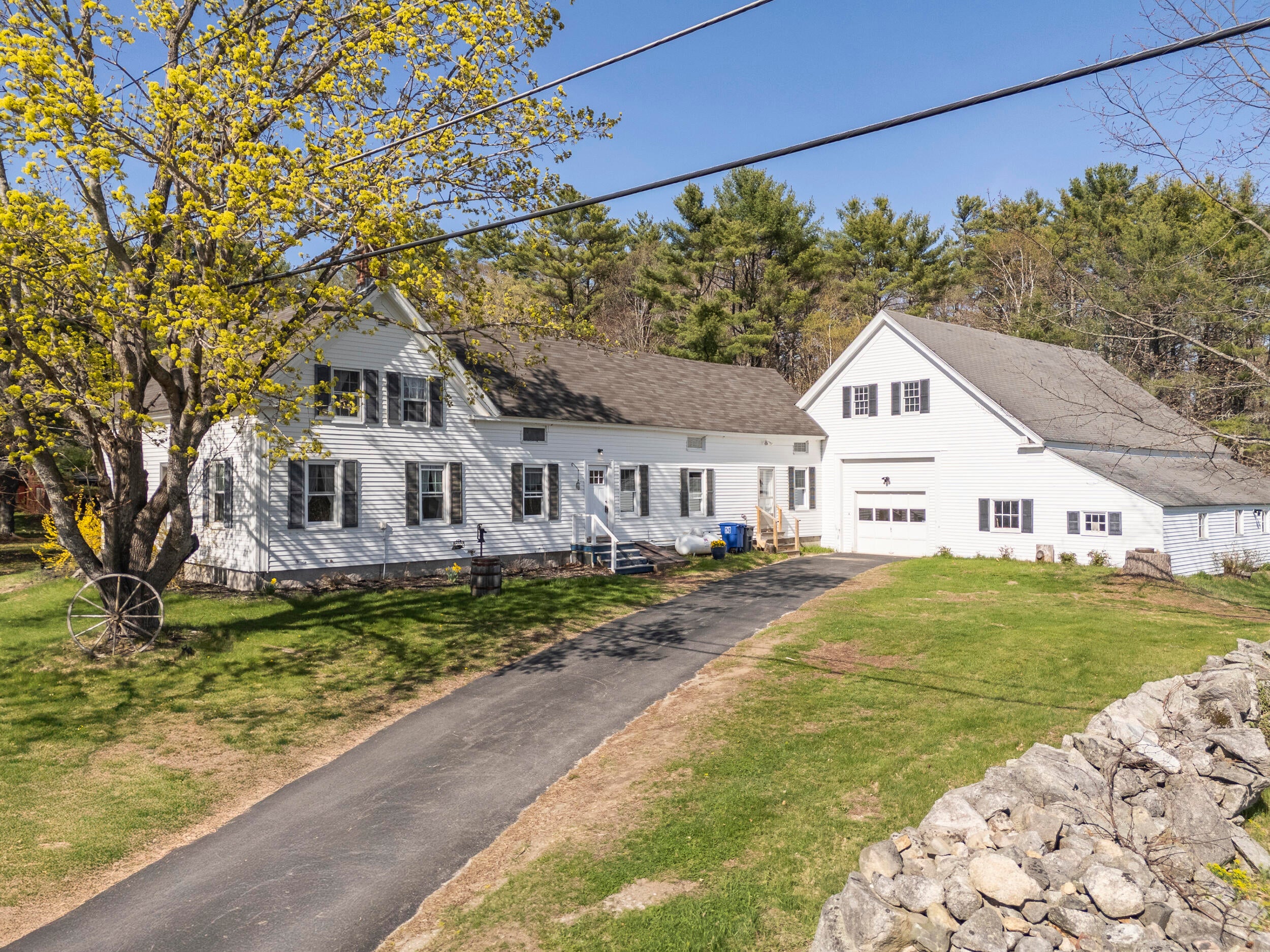 255 Raymond Hill Road — photo