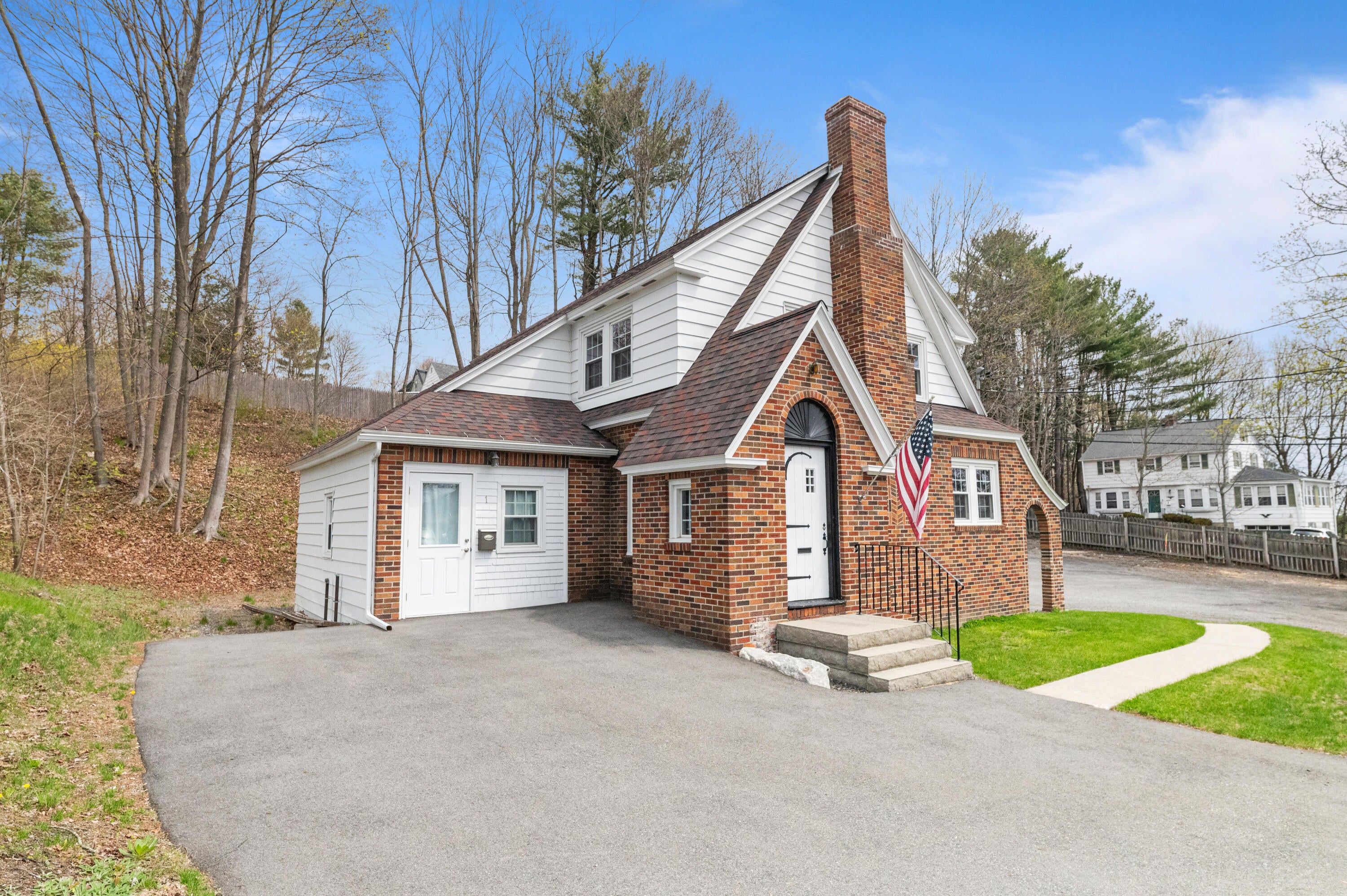 1 Mulliken Court — photo