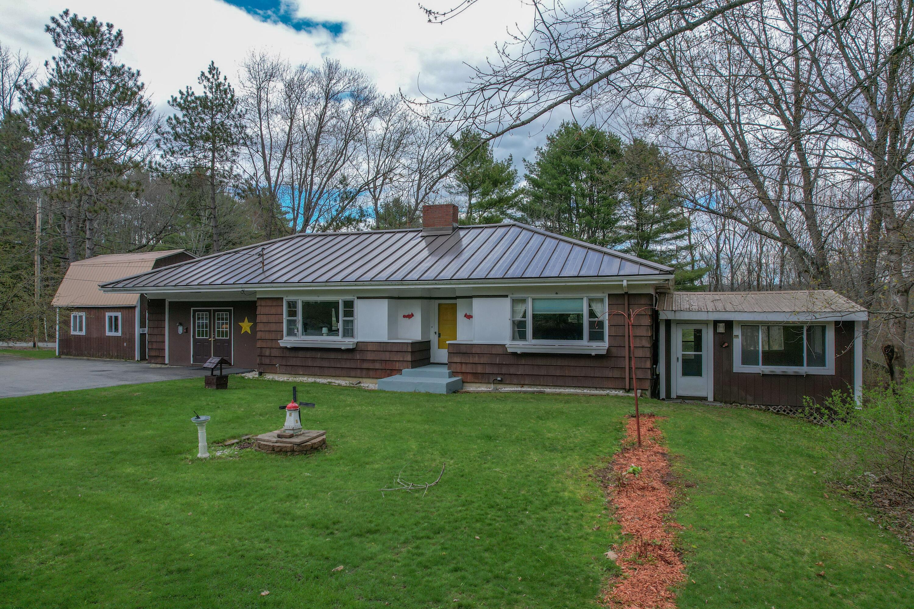 1571 River Road — photo