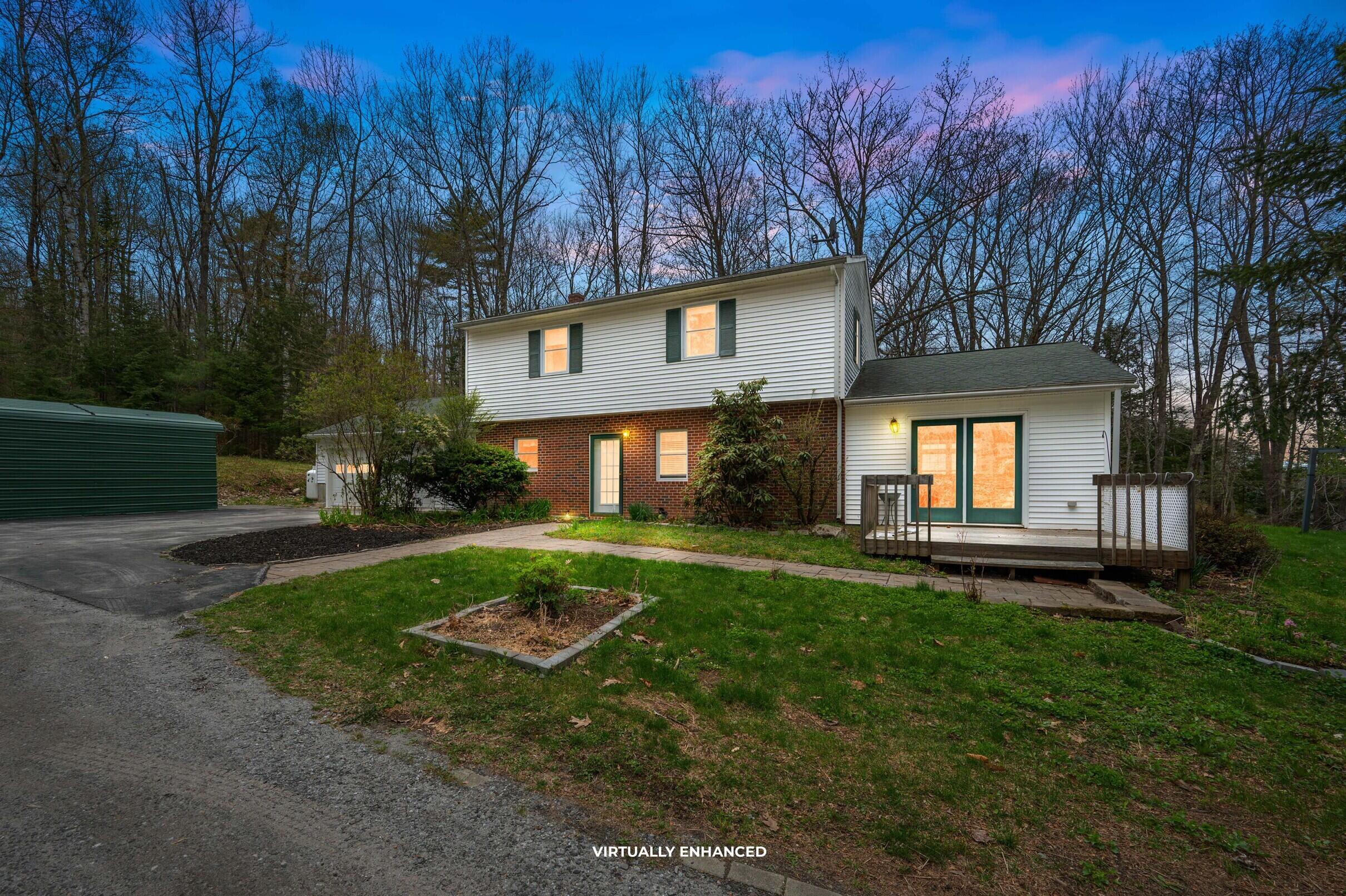 31 Axelrod Road — photo