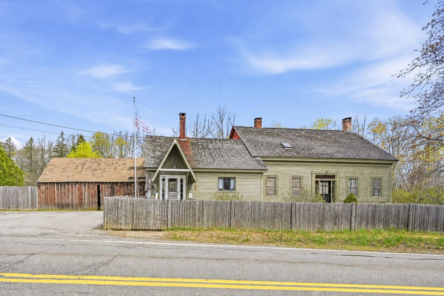 300 W Main Street — photo