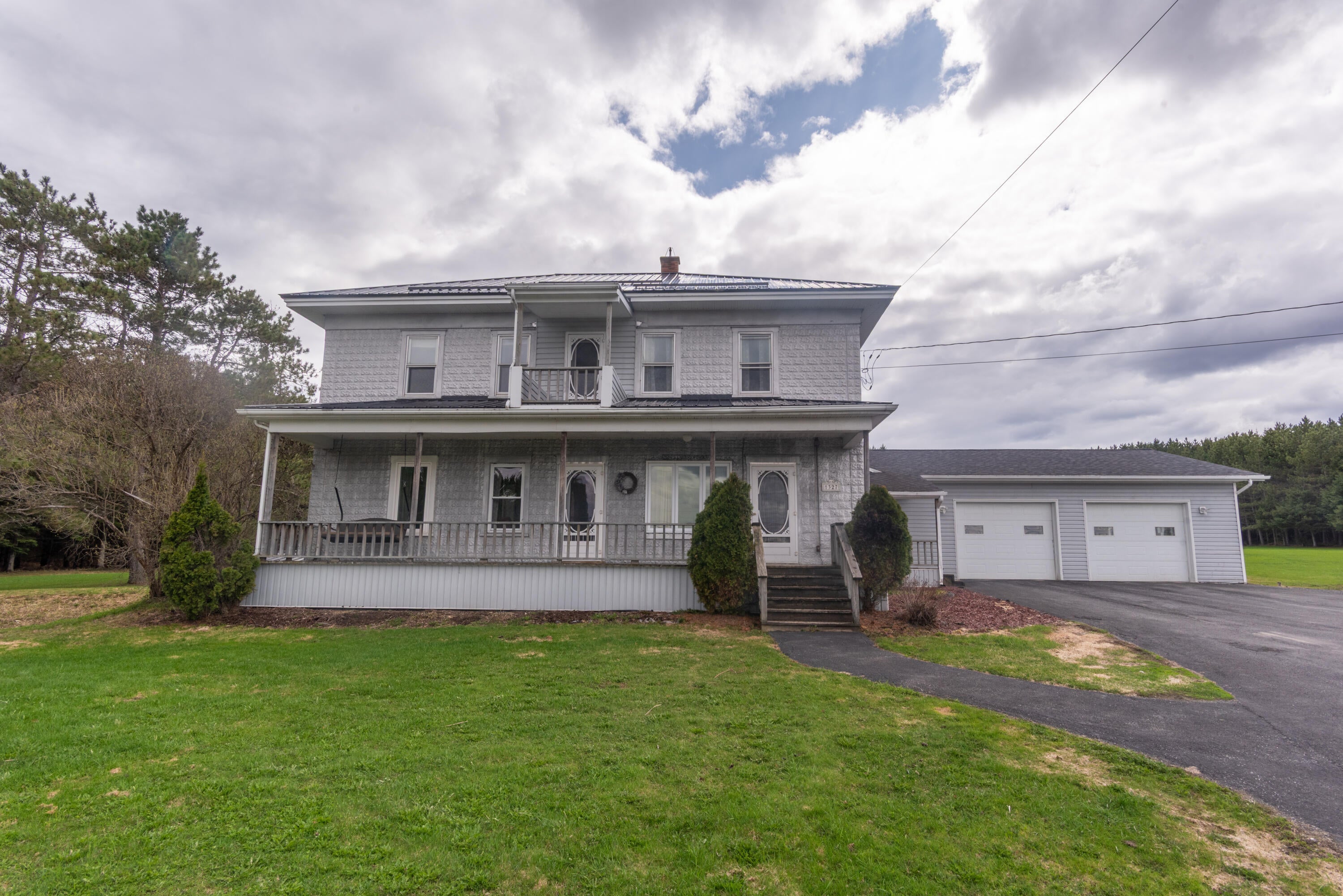 1327 Main Street — photo