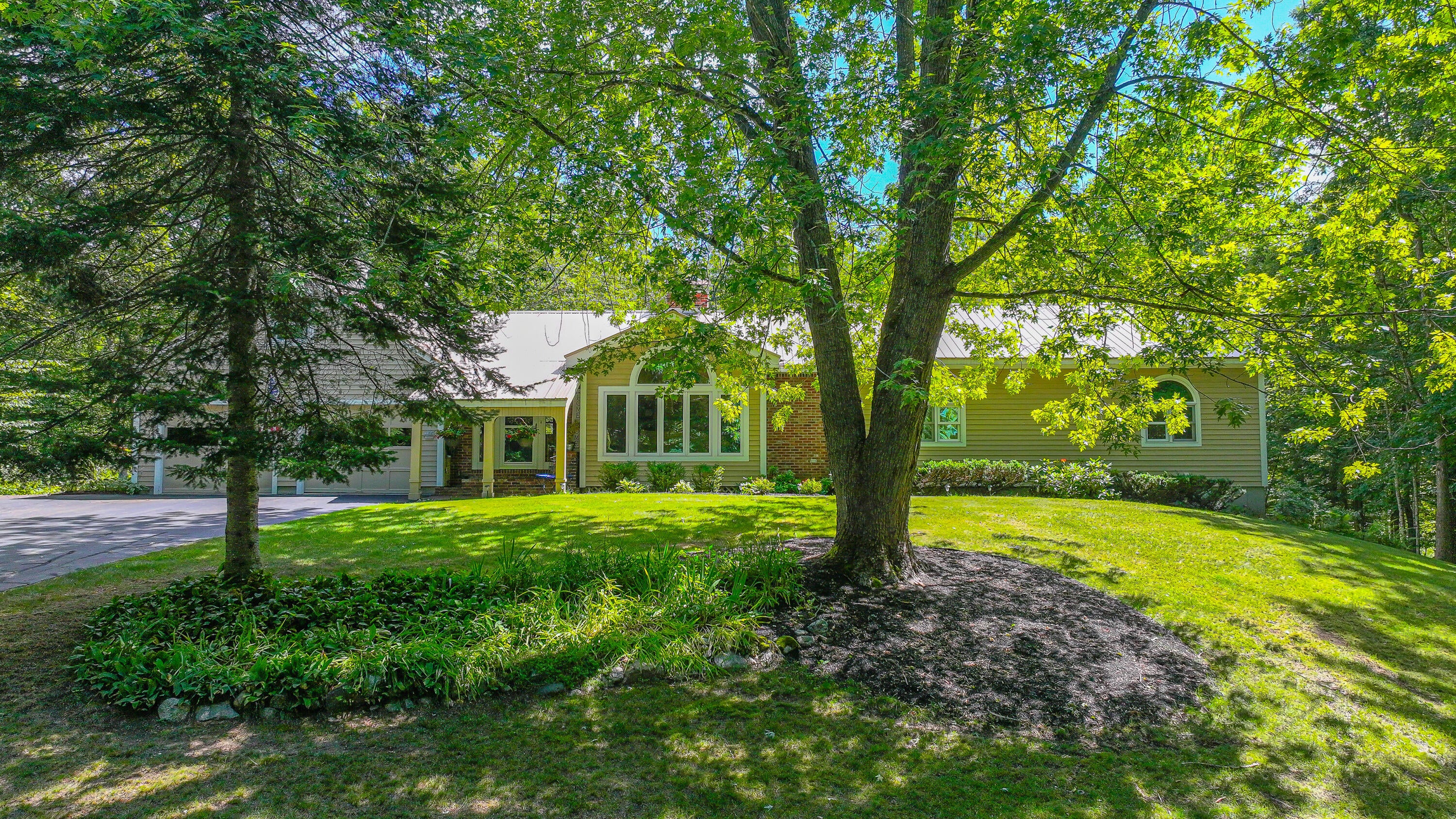 37 Woodland Shore Drive — photo