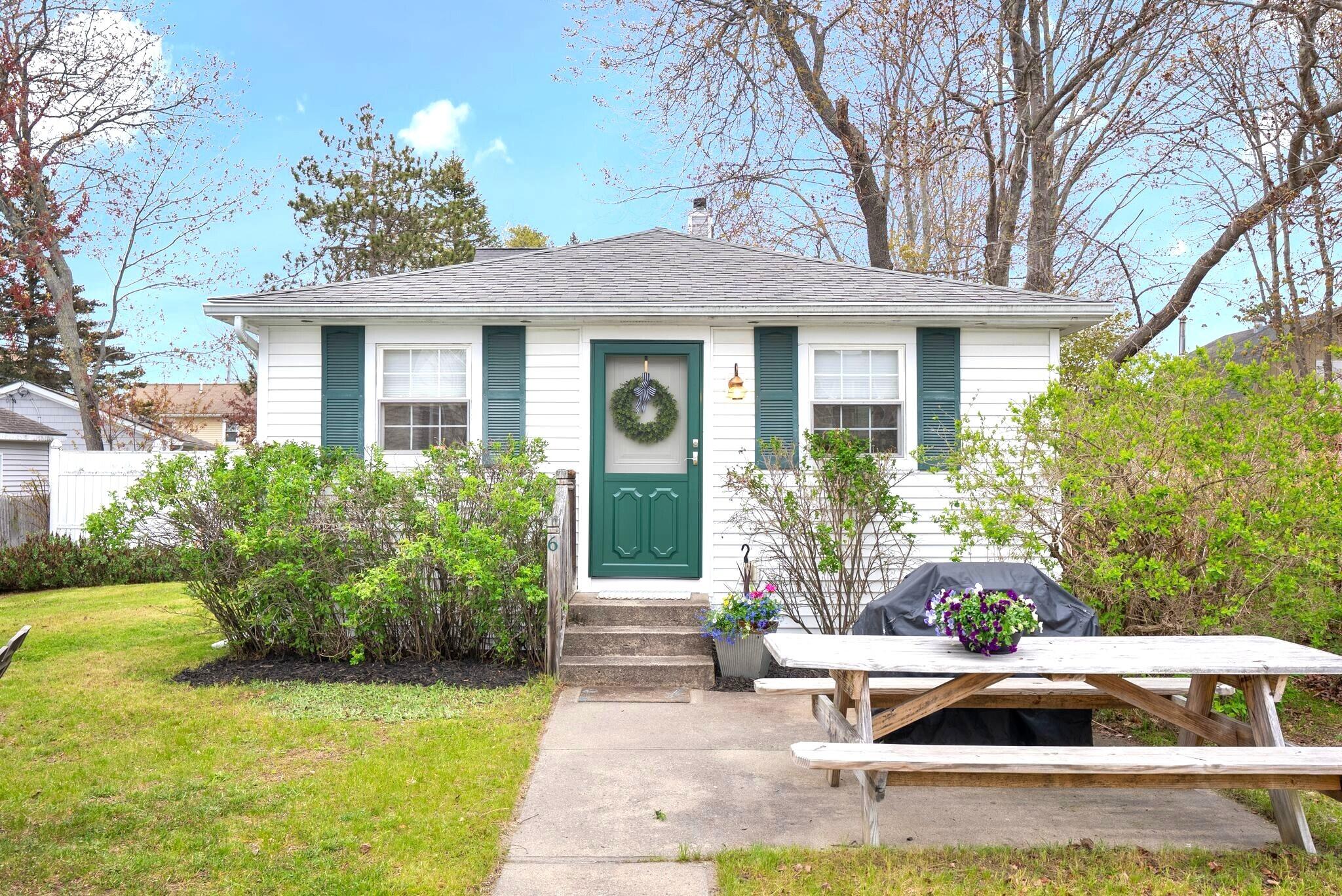 6 Tasker Avenue — photo