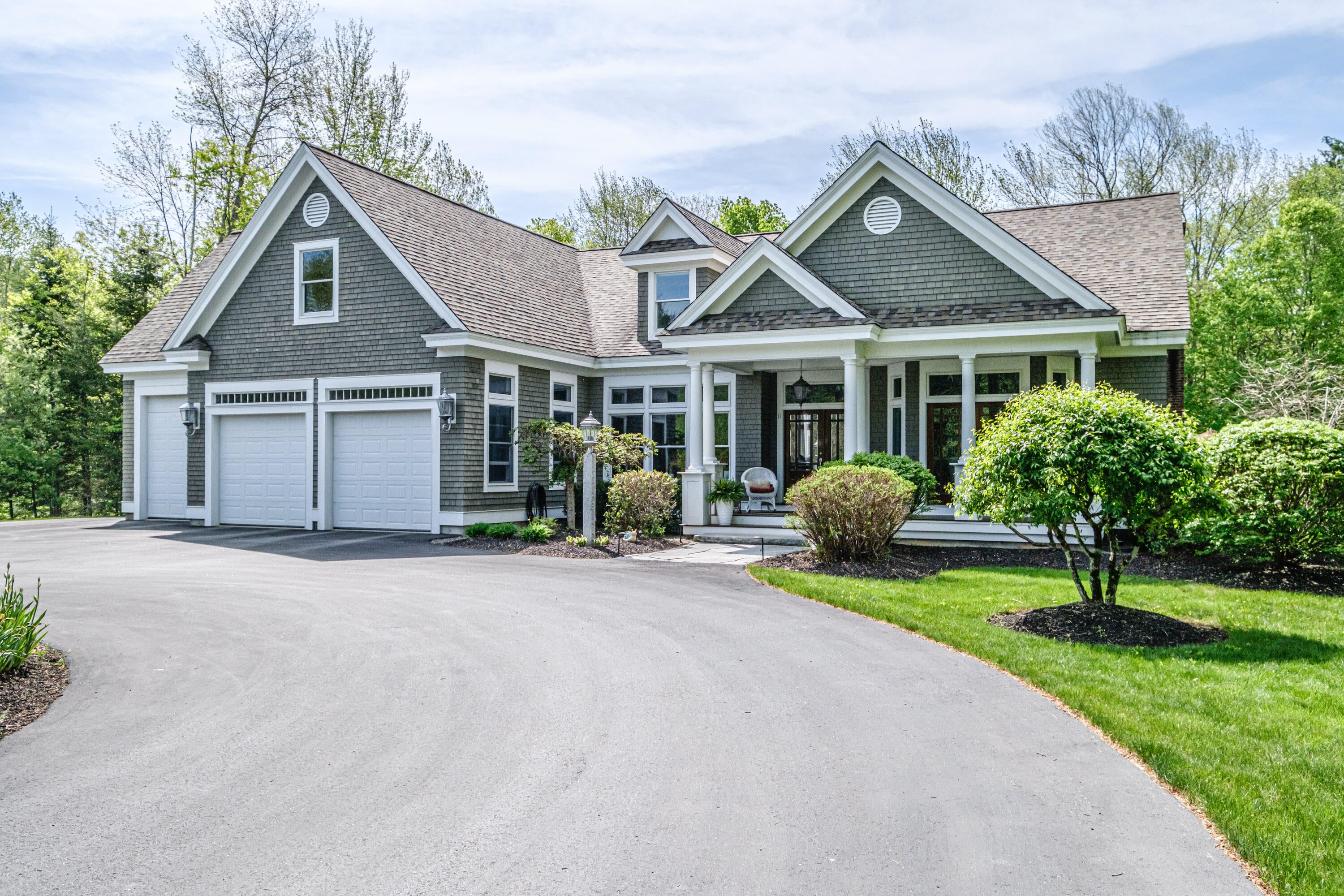 11 Silver Brook Circle — photo