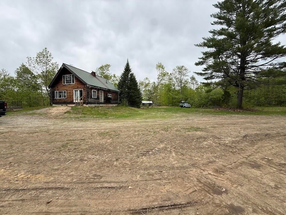 63 Rolands Way — photo
