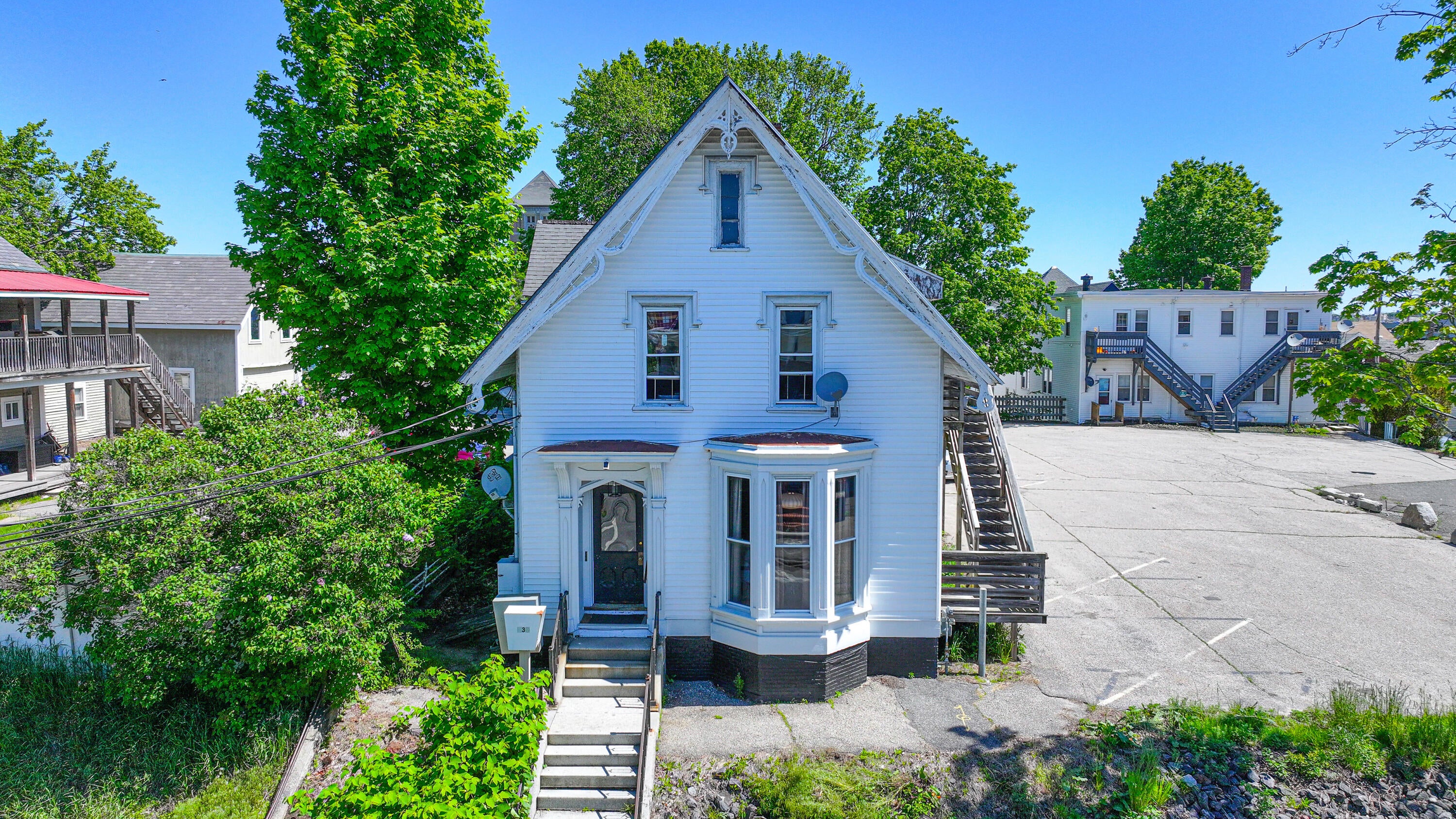 330 Main Street — photo