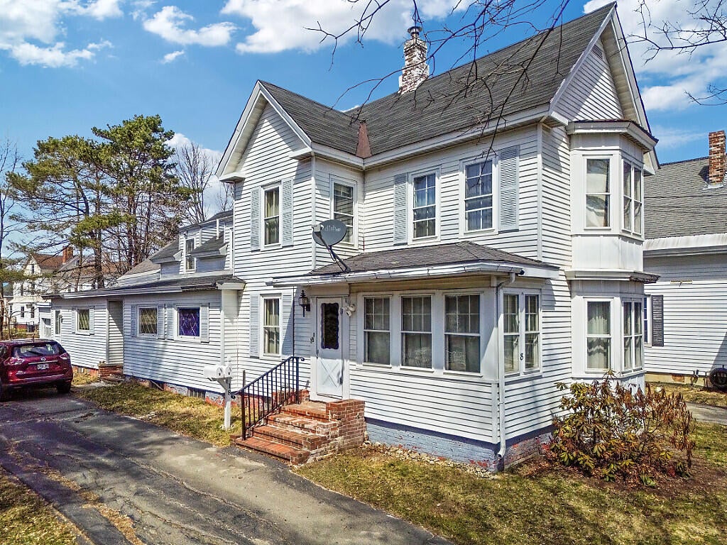 18 Pleasant Street — photo