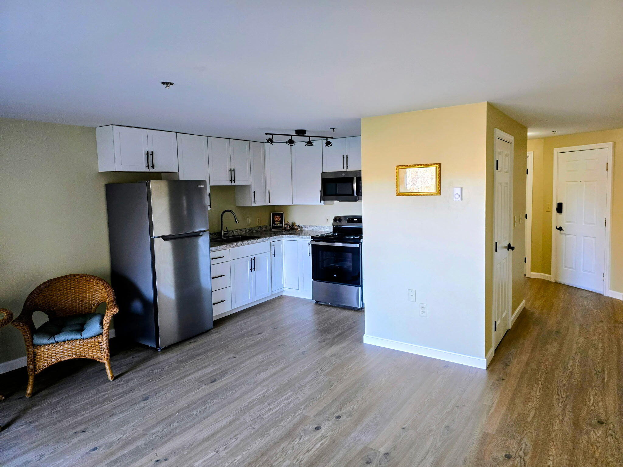 574 Main Street 111 — photo