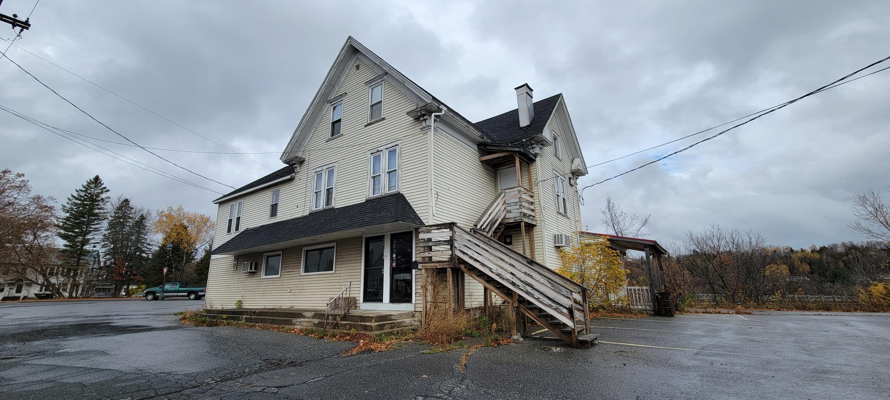352 Main Street — photo