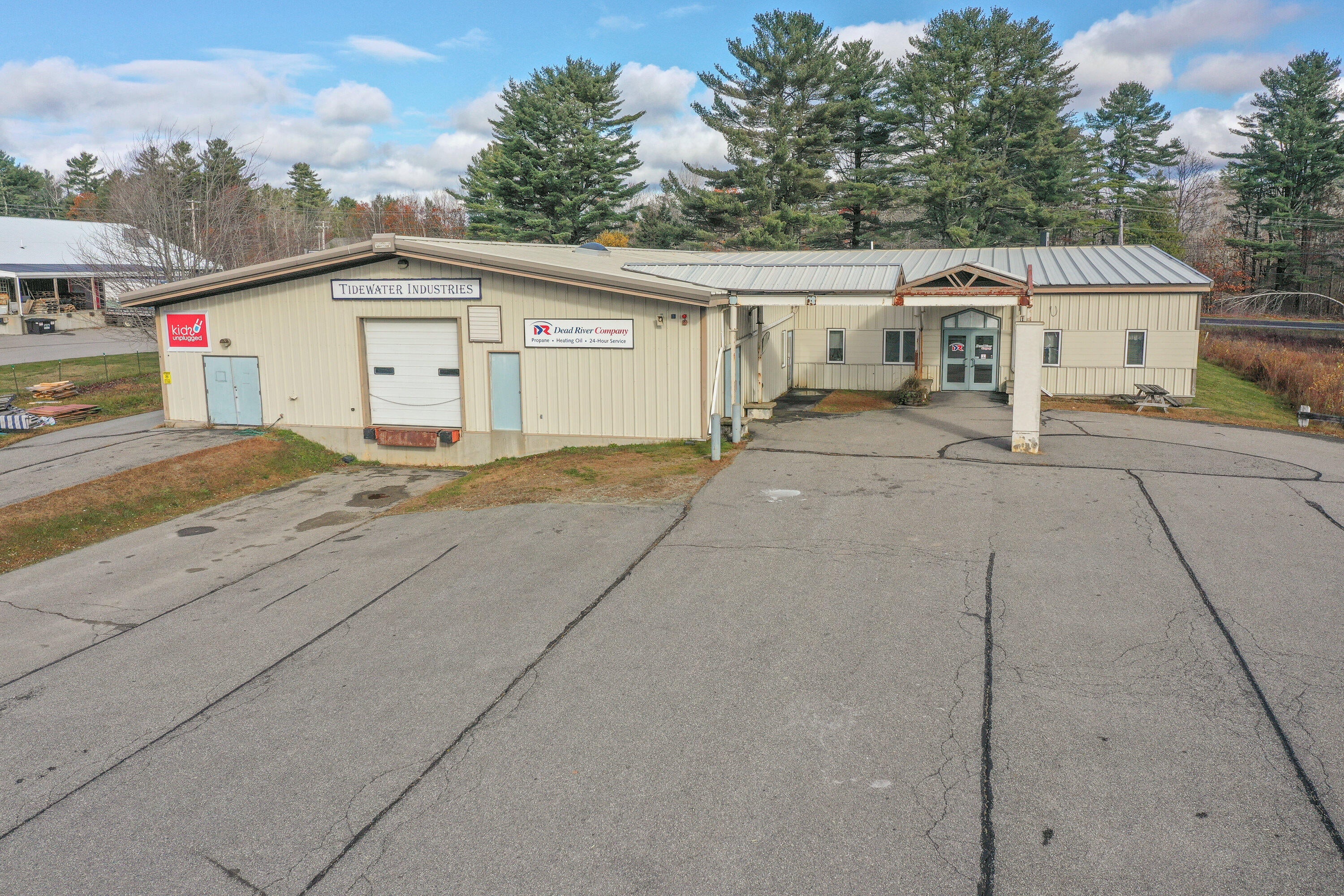 11 Airport Road — photo