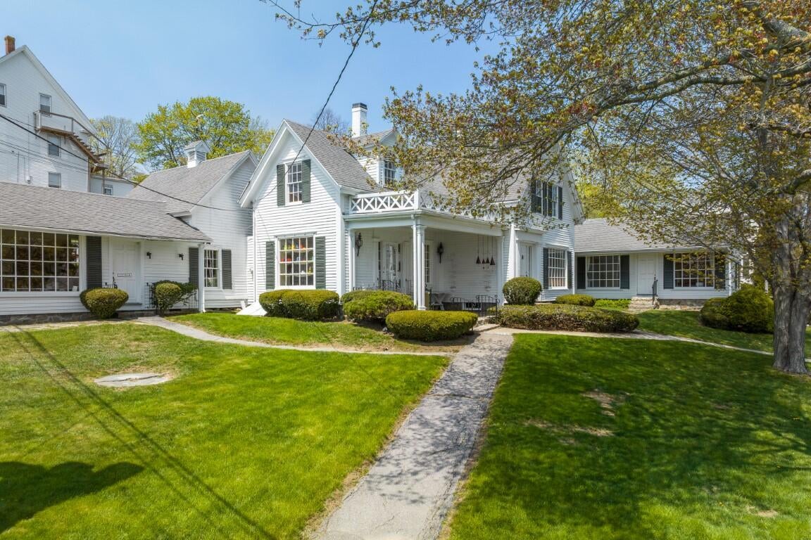 34 Townsend Avenue — photo
