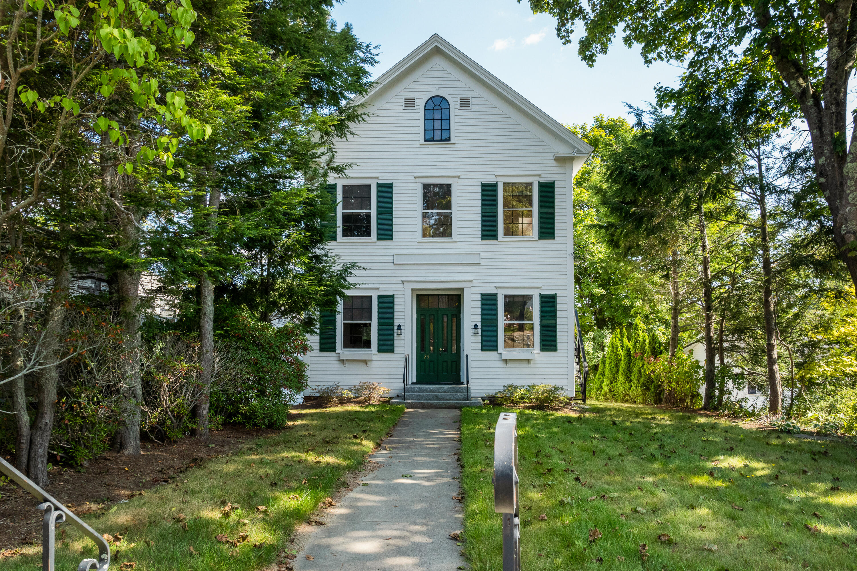 25 Oak Street — photo