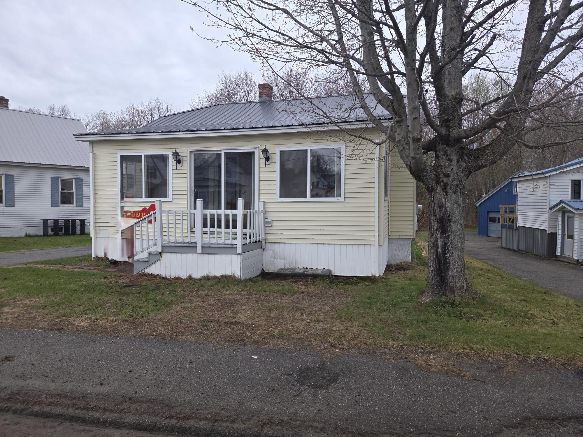 90 Bates Street — photo
