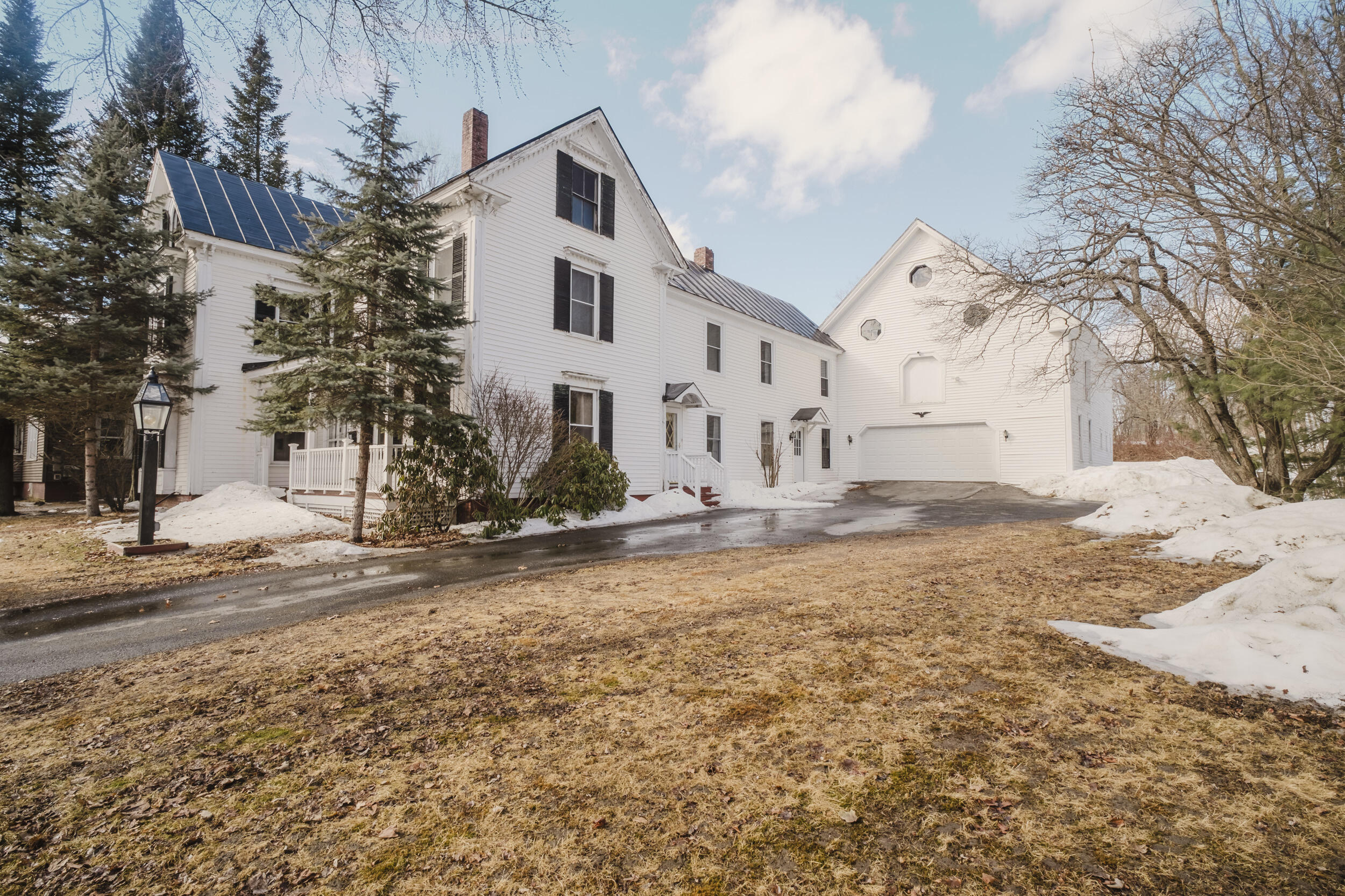 18 Maple Street — photo