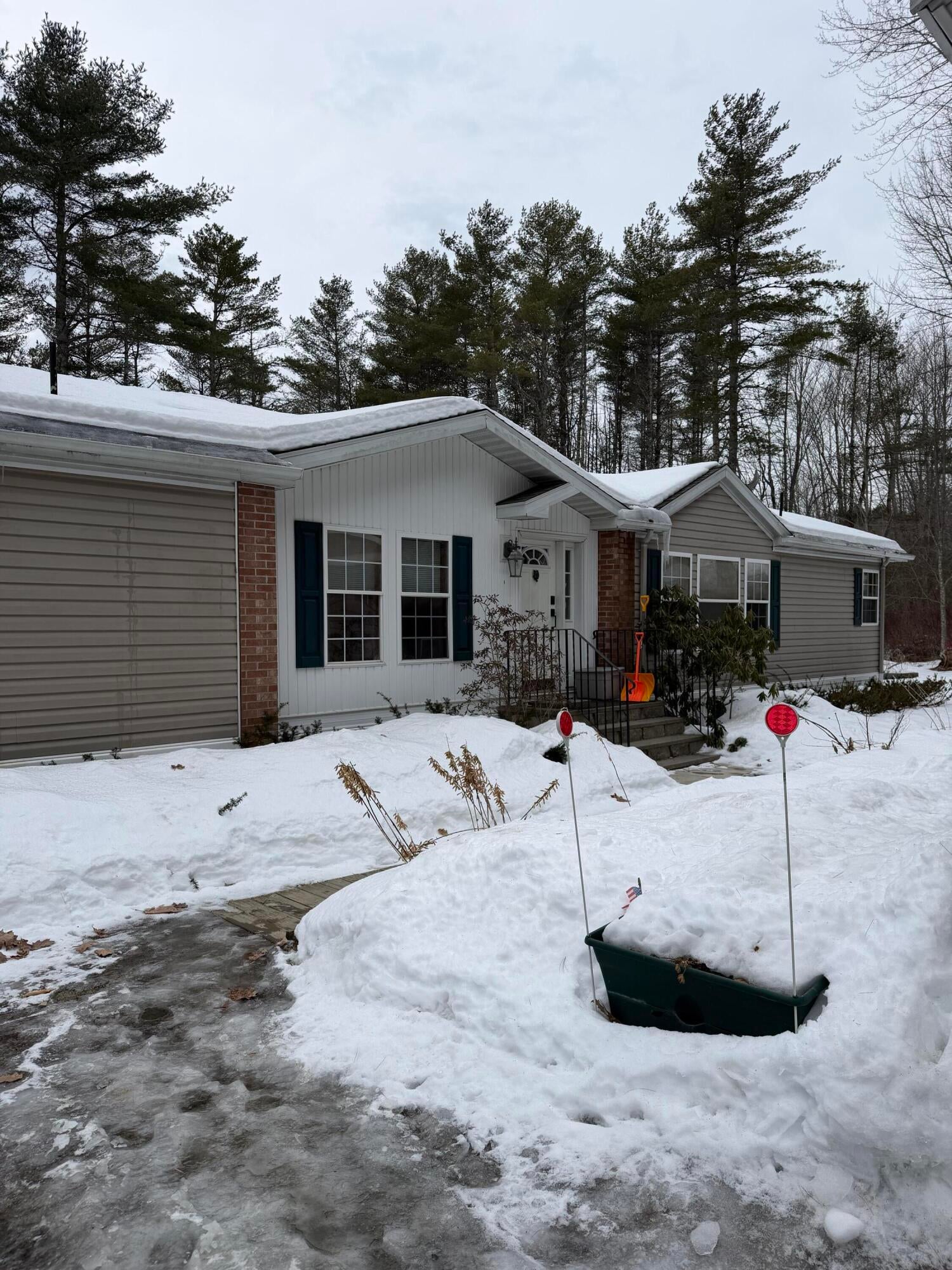 32 Pound Hill Road — photo