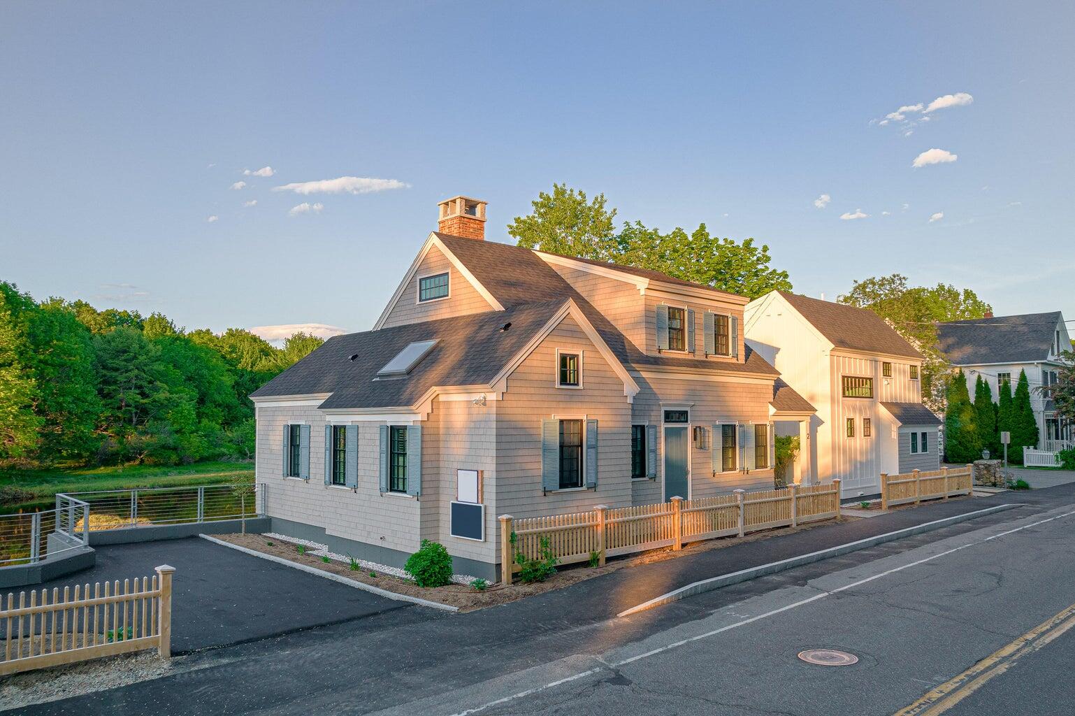 2 Maine Street a — photo