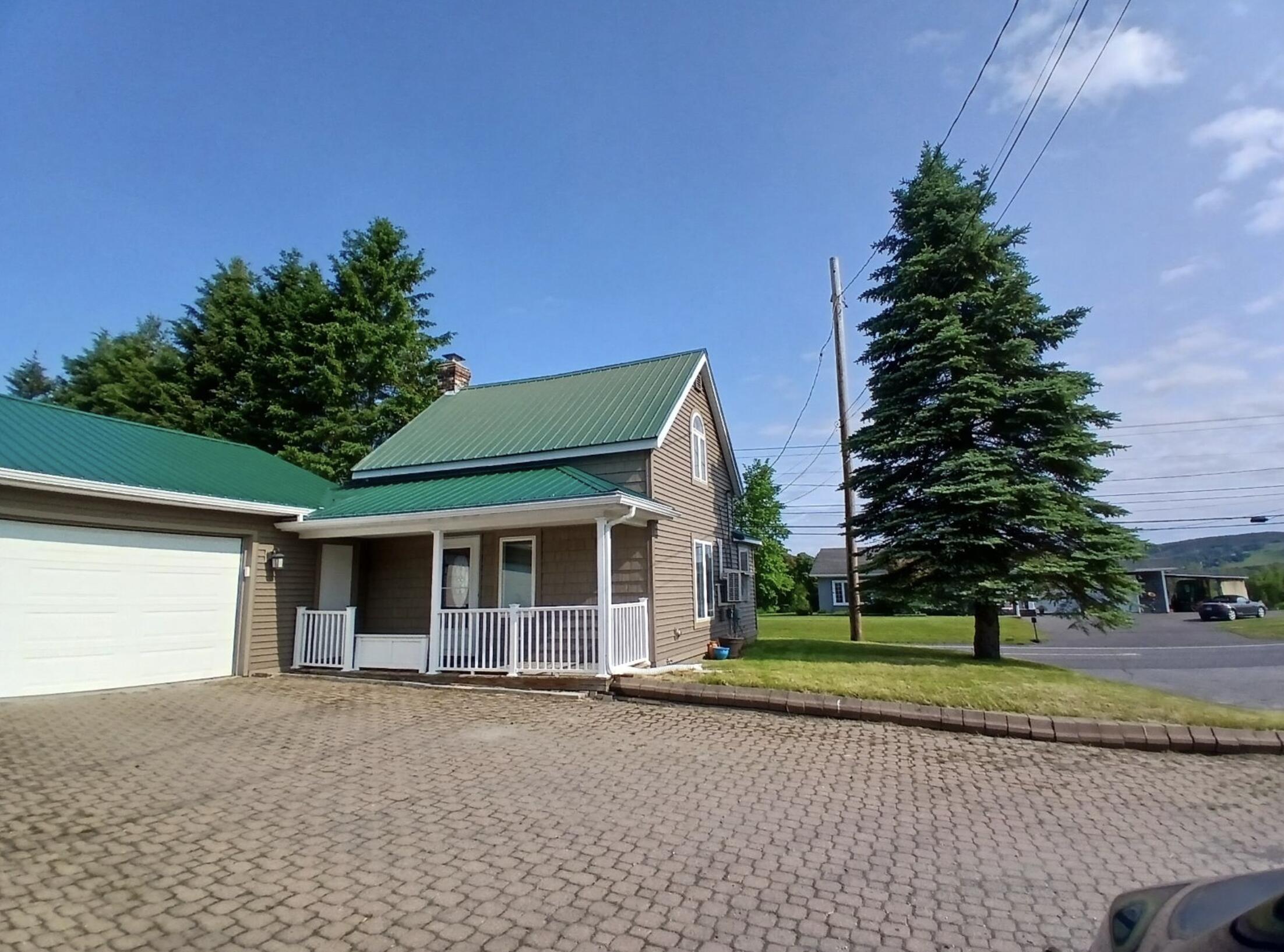 837 Main Street — photo