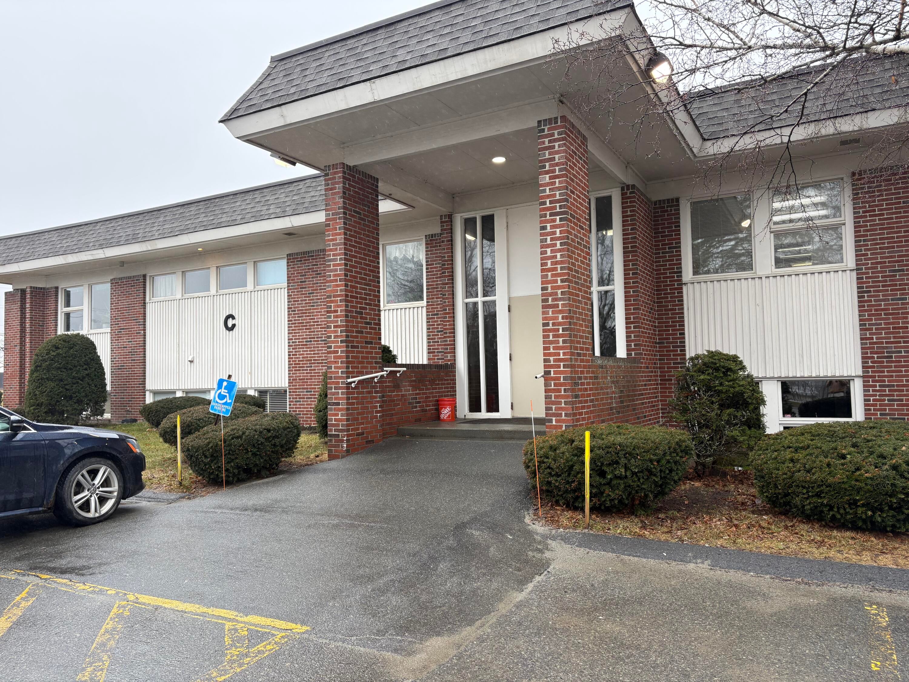 325 Kennedy Memorial Drive 2C — photo