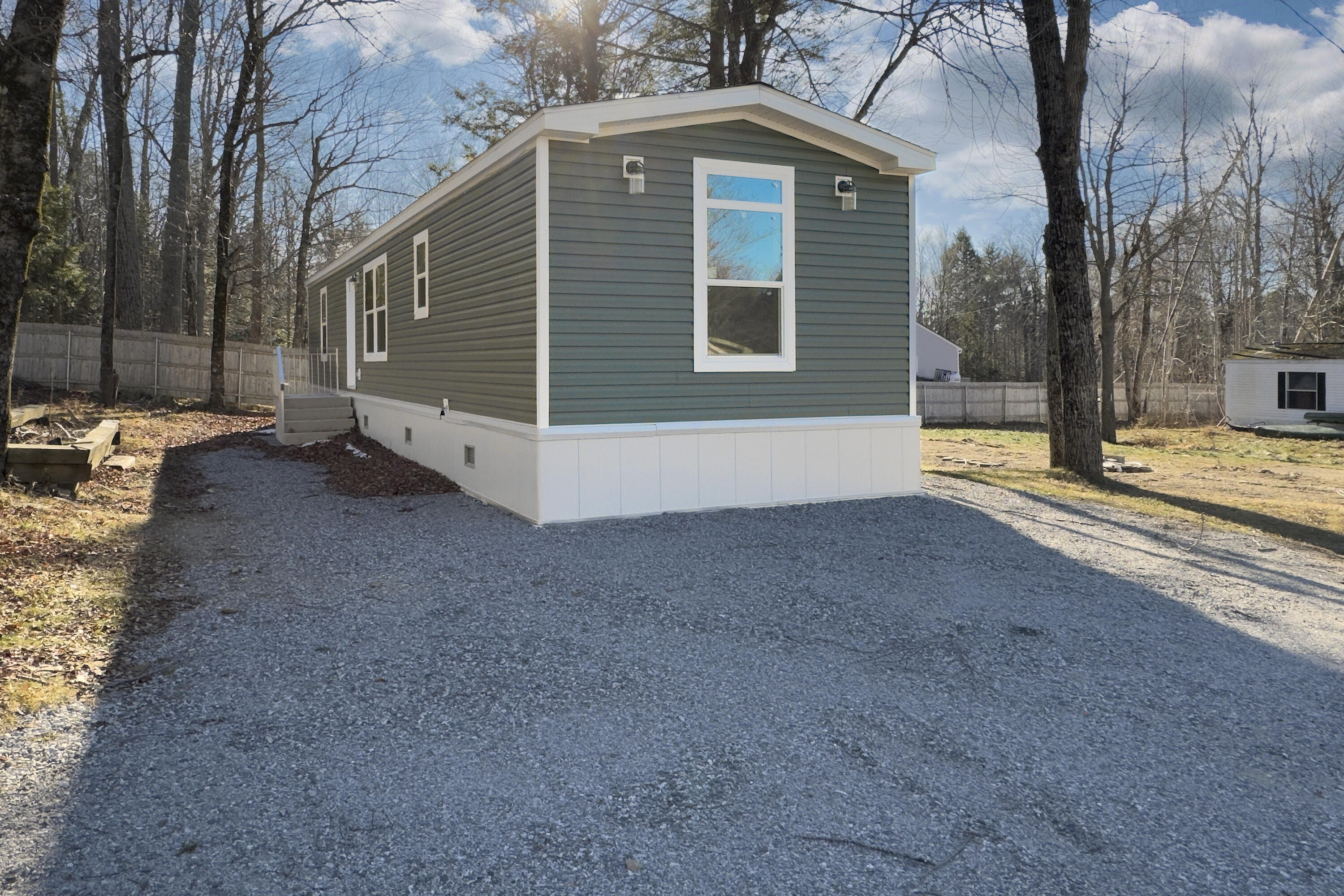 970 GARDINER RD — photo 2