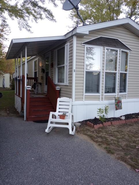 5 Locust Drive — photo