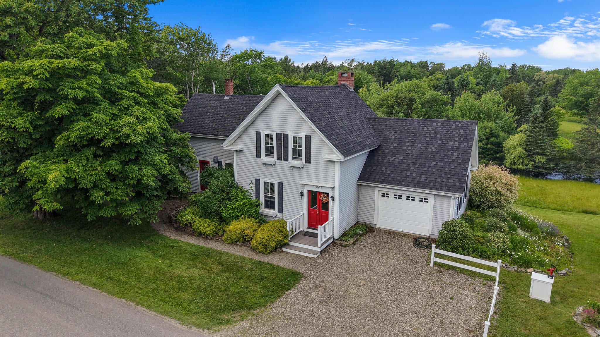 1052 Meadow Pond Road — photo